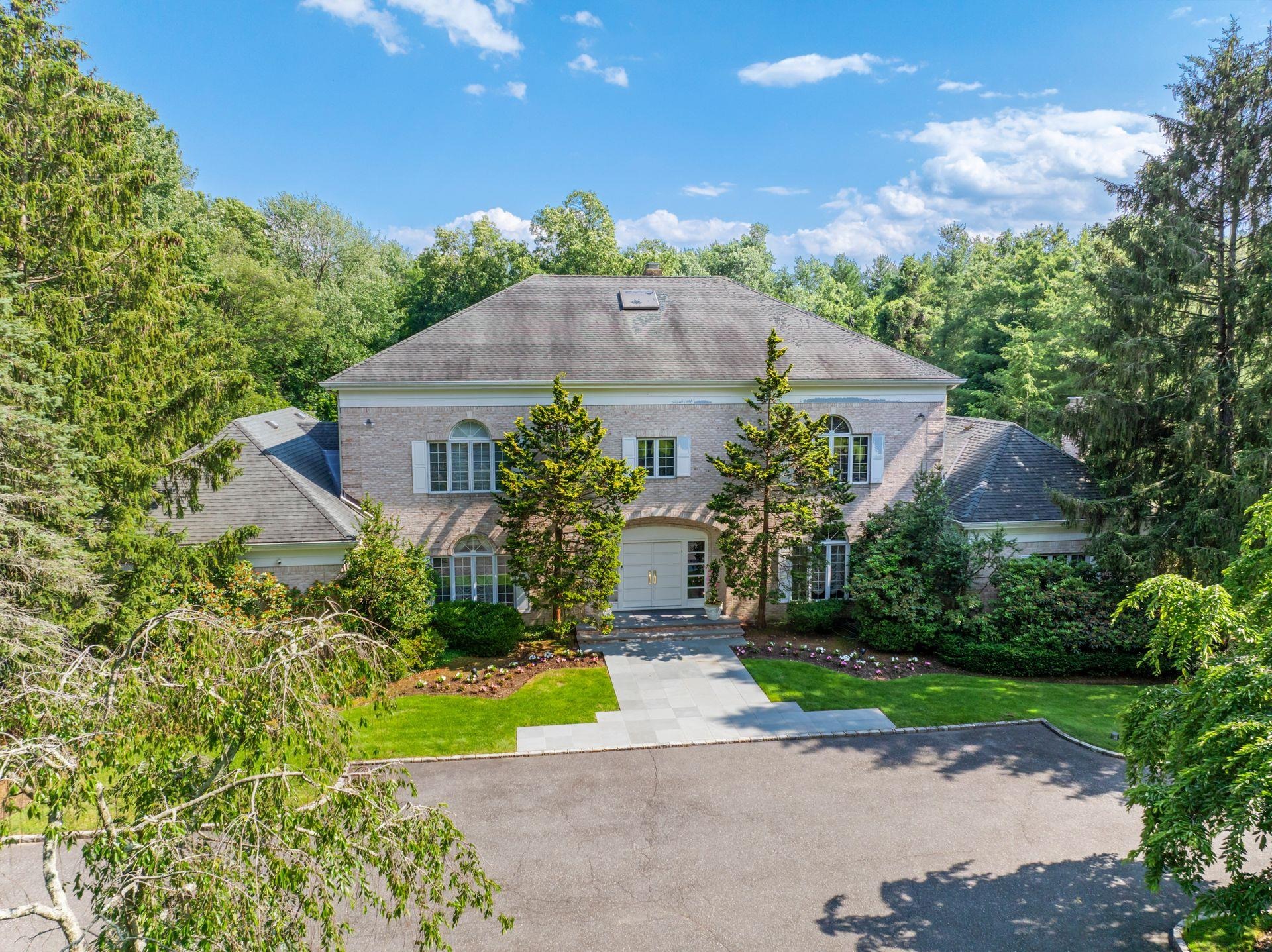 High Meadow Ct, Glen Head, NY 11545 #1