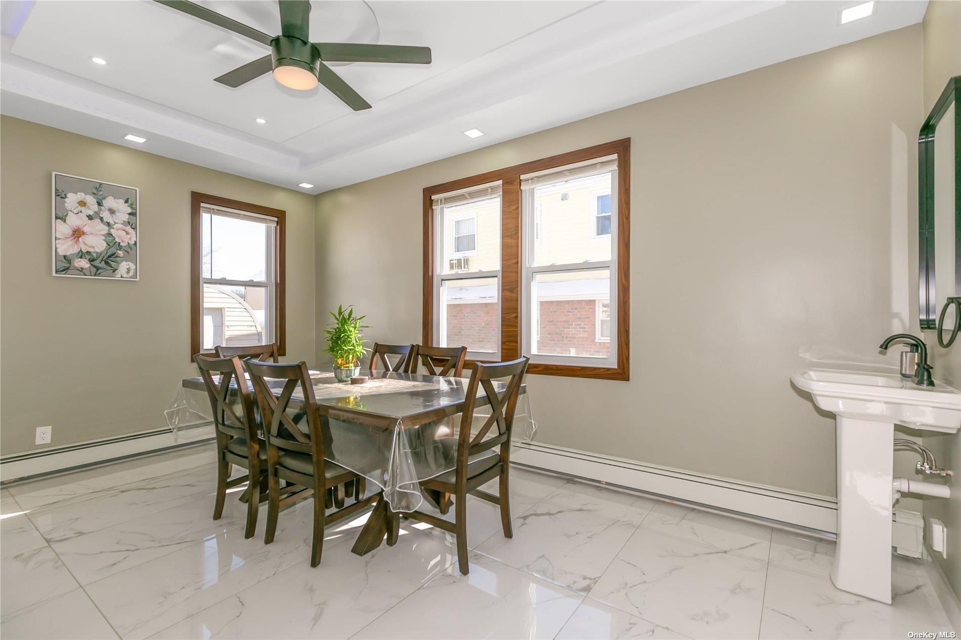 Barwick St, Floral Park, NY 11001