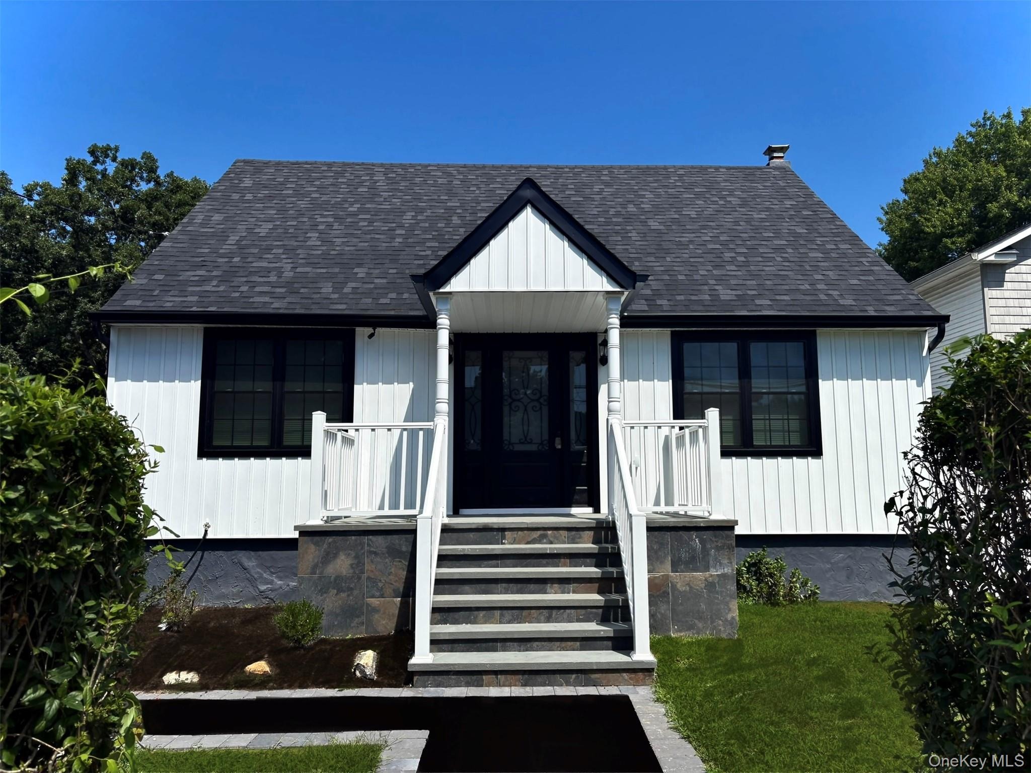 Lakeland St, Bay Shore, NY 11706