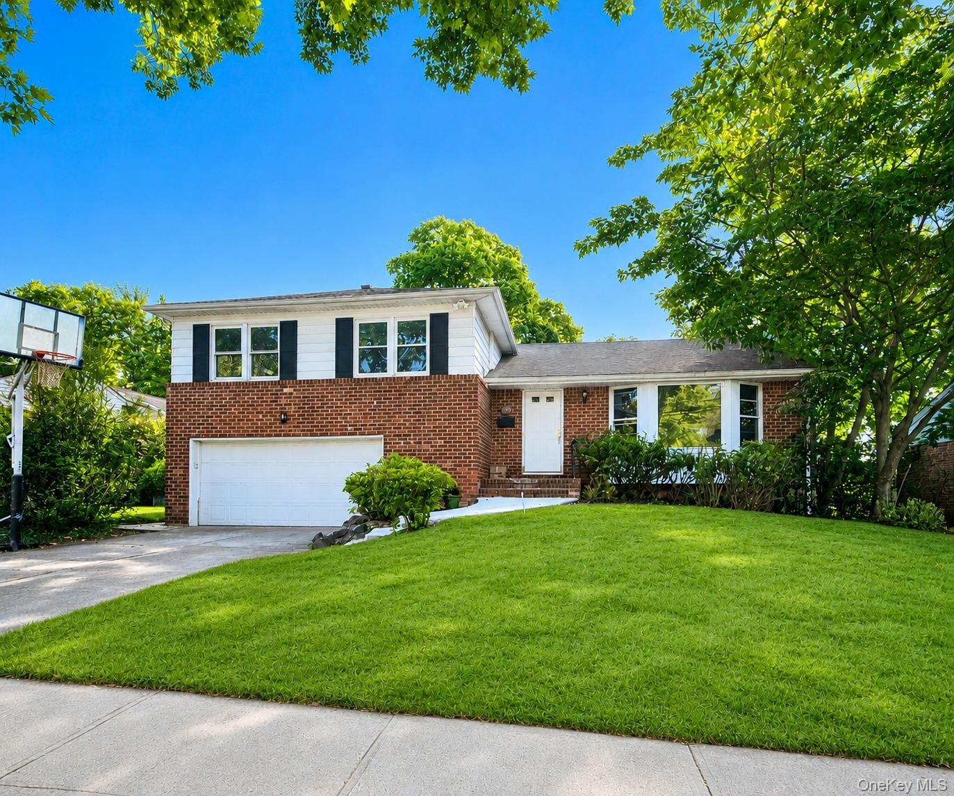 Morewood Oaks , Port Washington, NY 11050