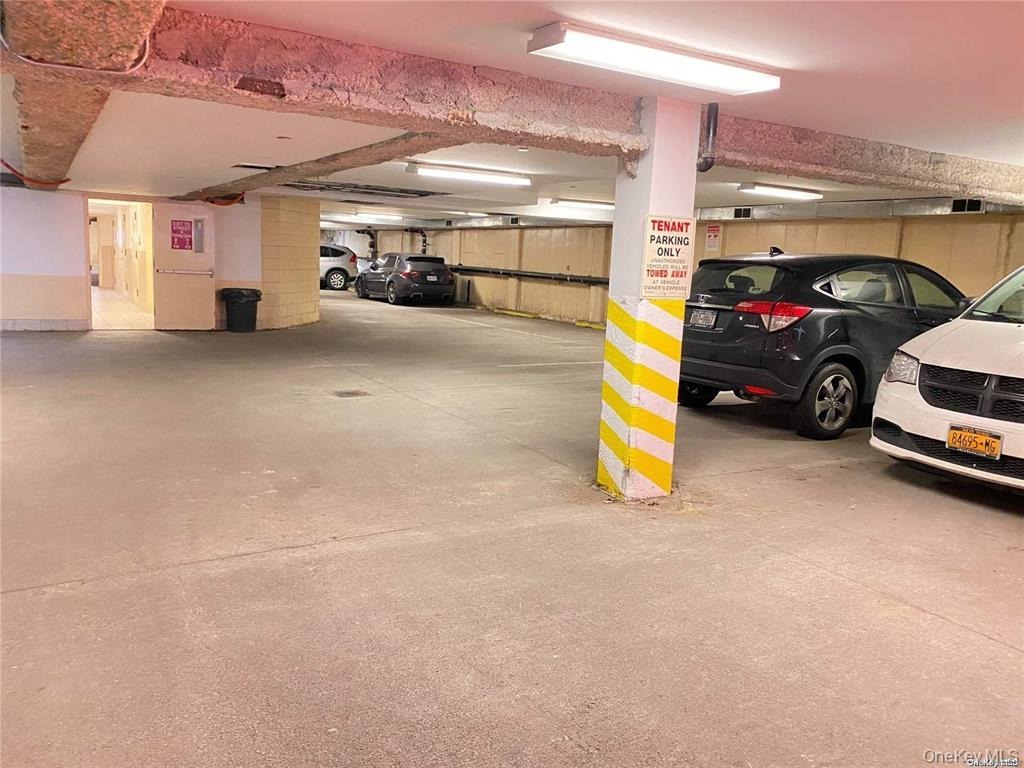 Grand Central Pkwy, Forest Hills, NY 11375