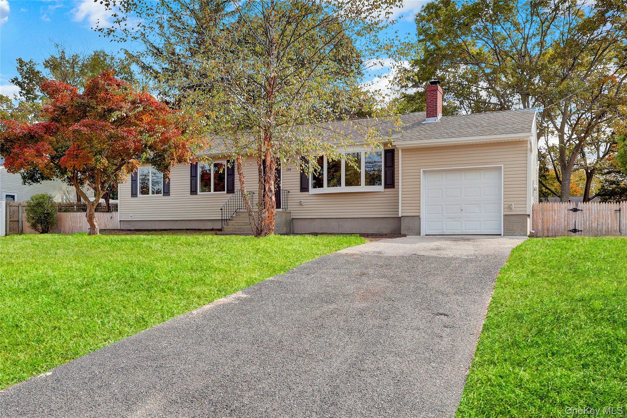 Woodside Ave, Patchogue, NY 11772