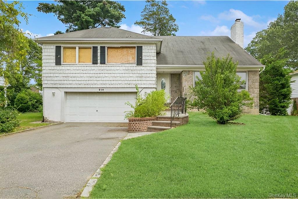 Pepperidge Rd, Westbury, NY 11590 #1