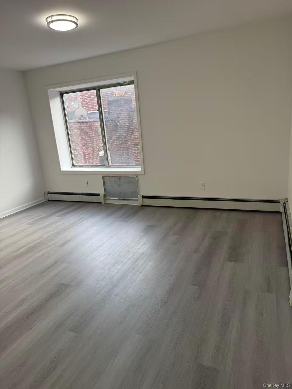 76th St, Elmhurst, NY 11373