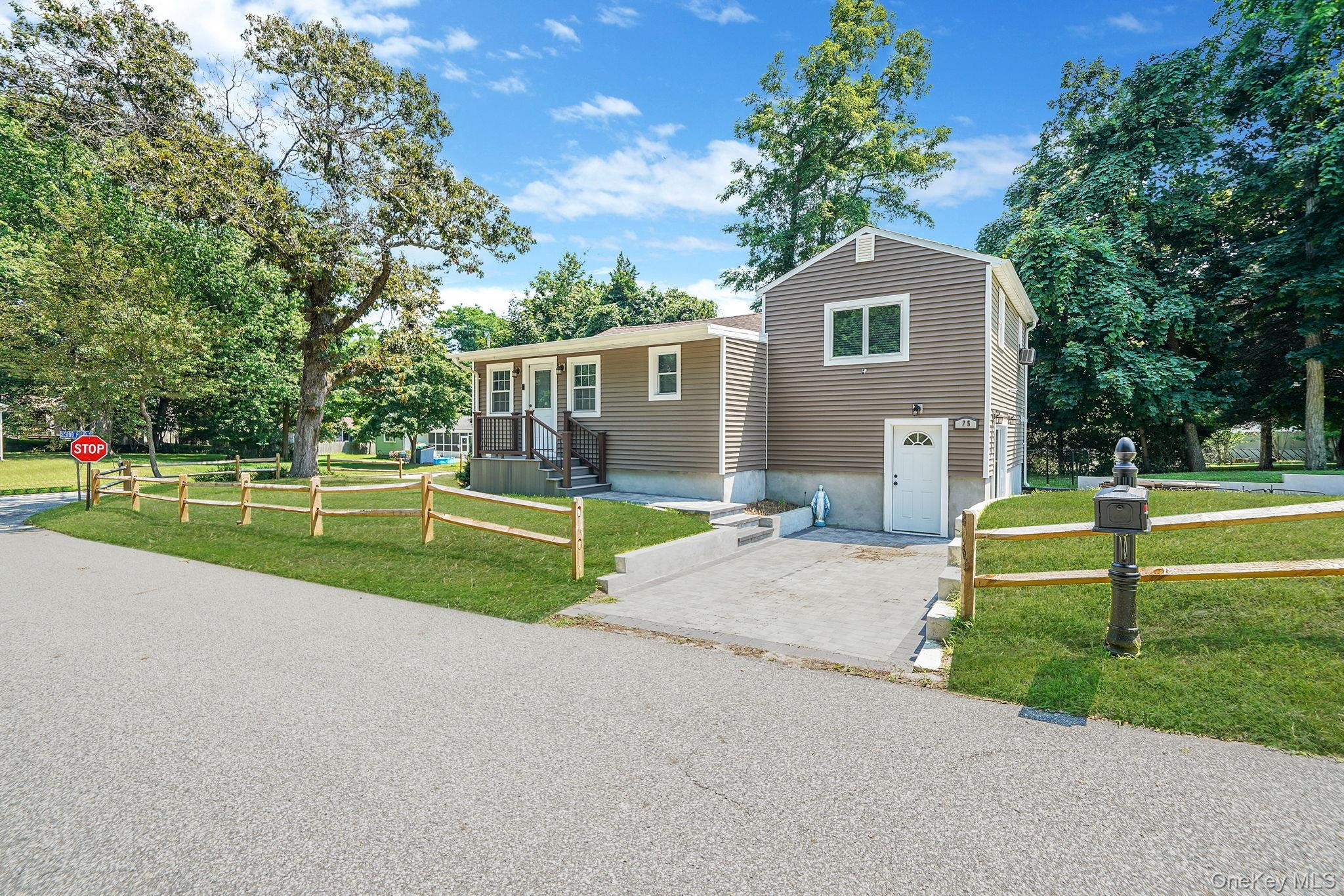 Cherry Ln, Wading River, NY 11792