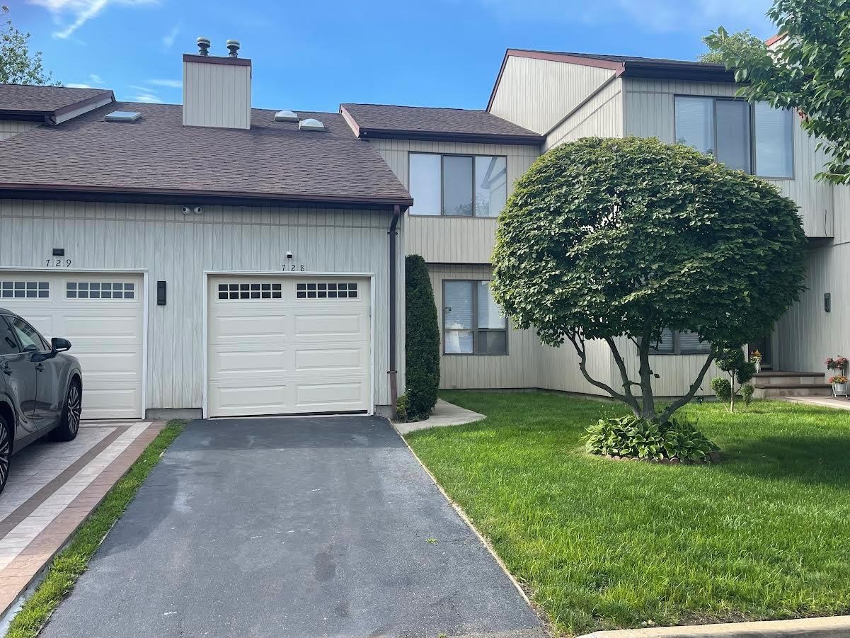Woodland Estates Dr, North Baldwin, NY 11510