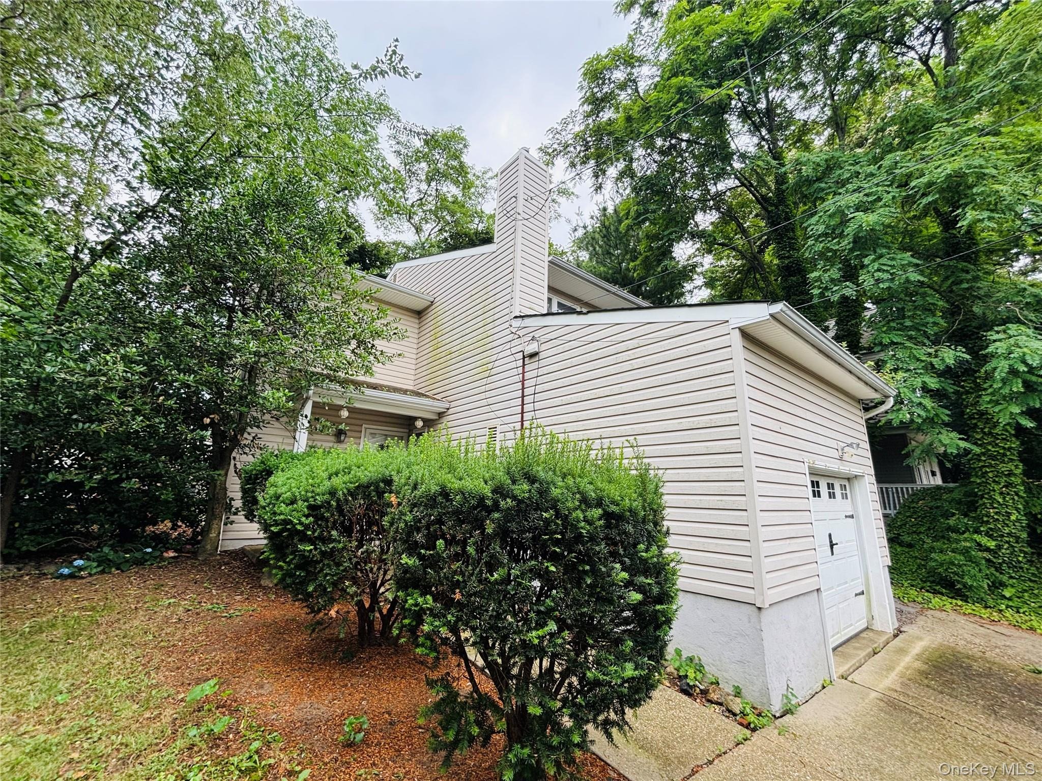 Altamont Ave, Sea Cliff, NY 11579