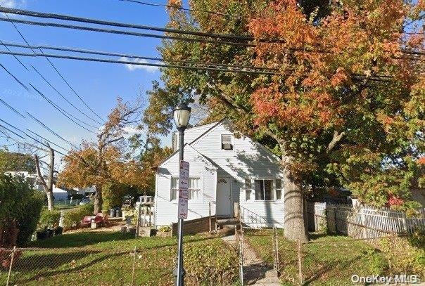 Prospect Ave, Westbury, NY 11590