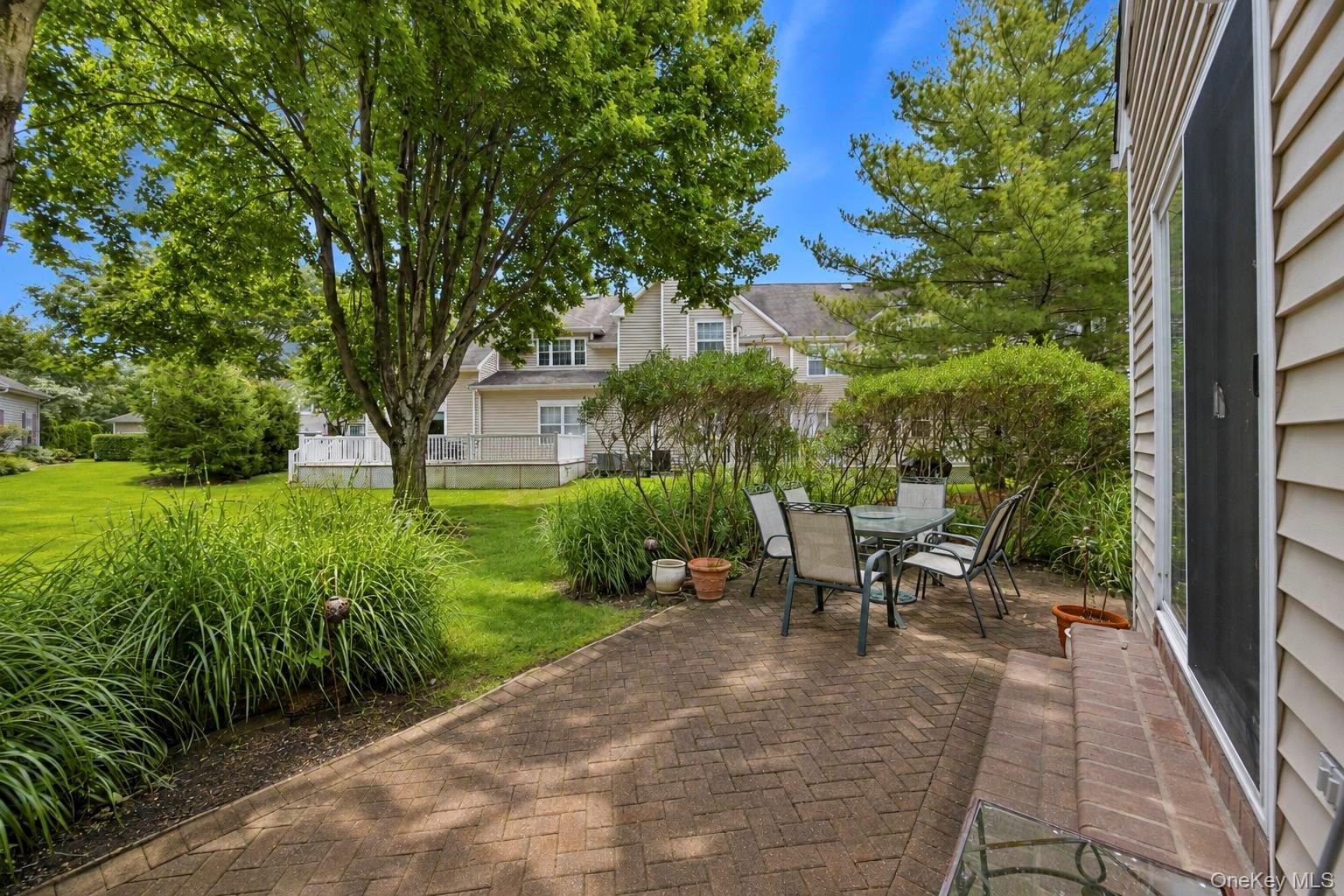 Deer Valley Dr, Nesconset, NY 11767 #1
