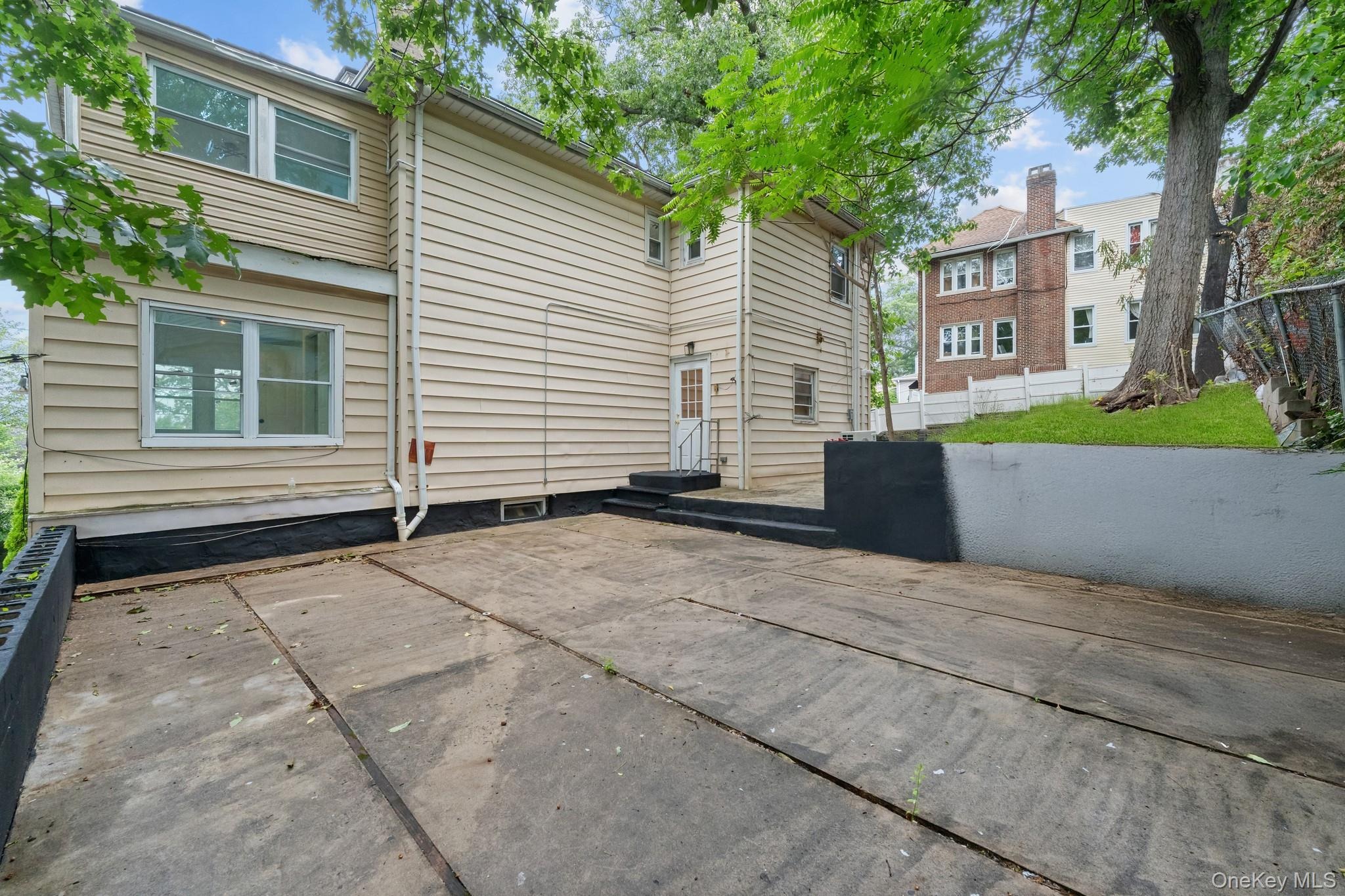 Caryl Ave, Yonkers, NY 10705 #1