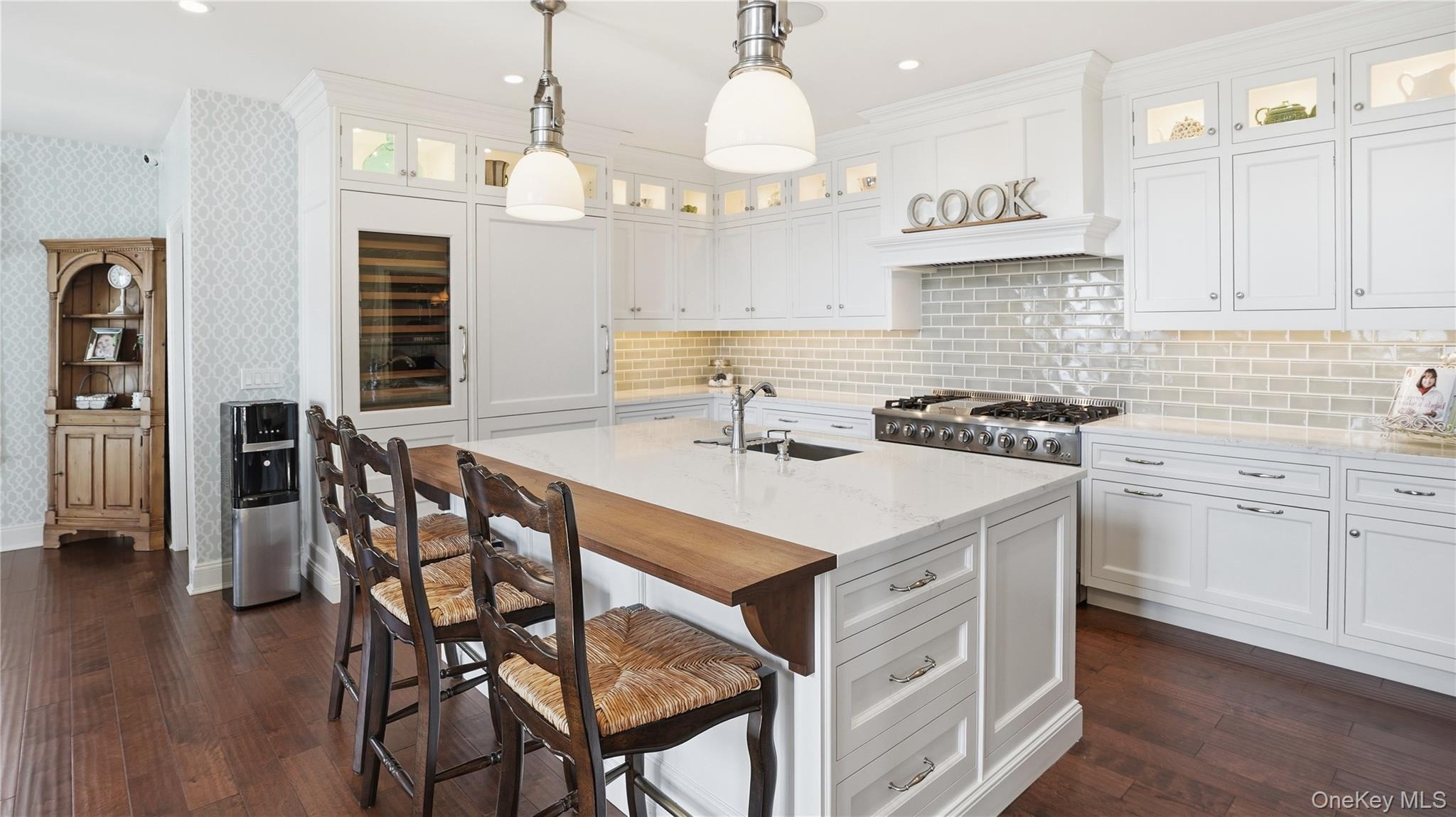 Pembroke Dr, Glen Cove, NY 11542 #1