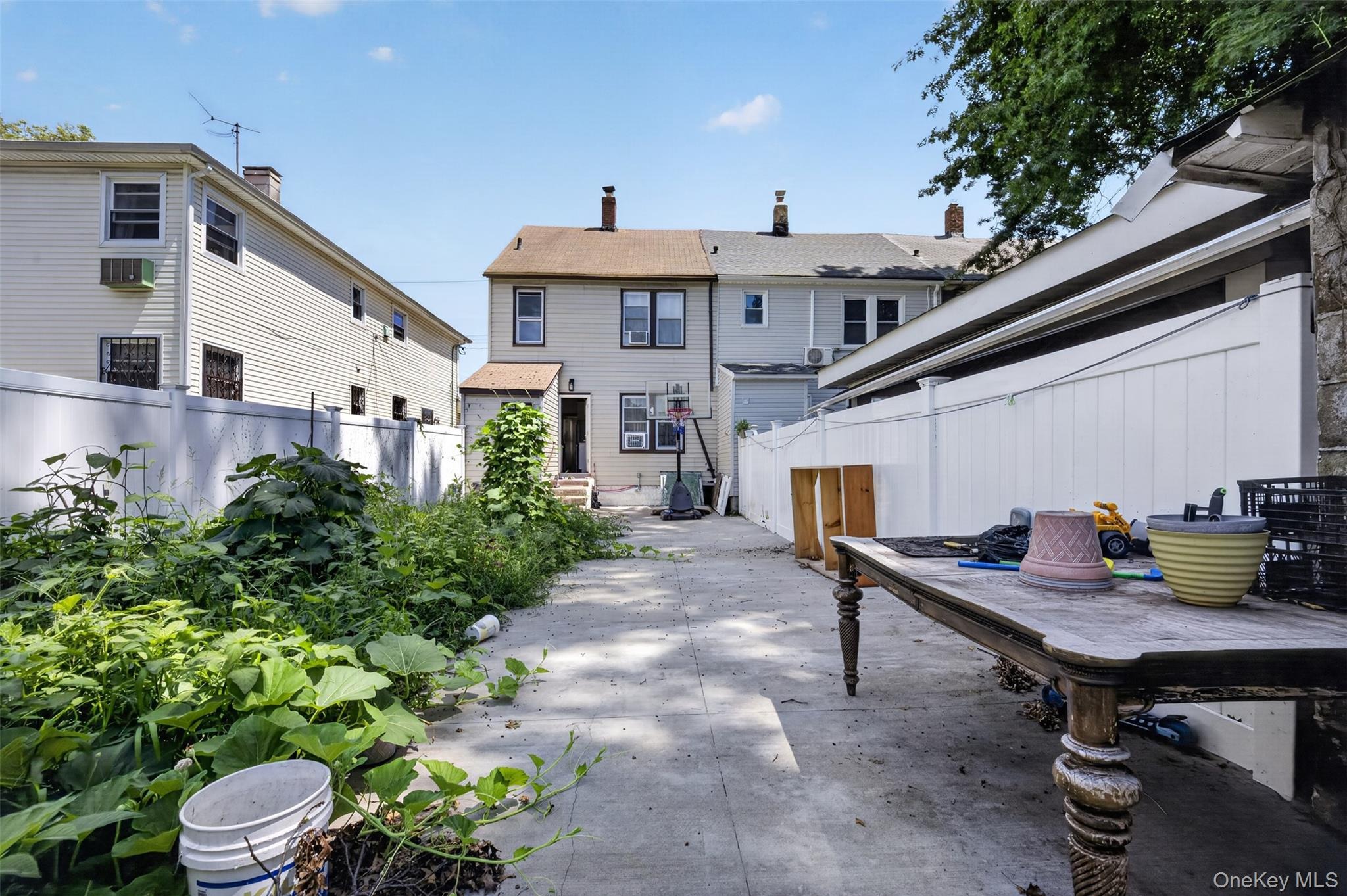 131st St, South Ozone Park, NY 11420