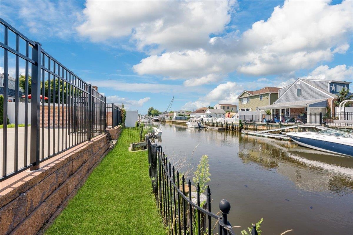 Jetmore Pl, Massapequa, NY 11758