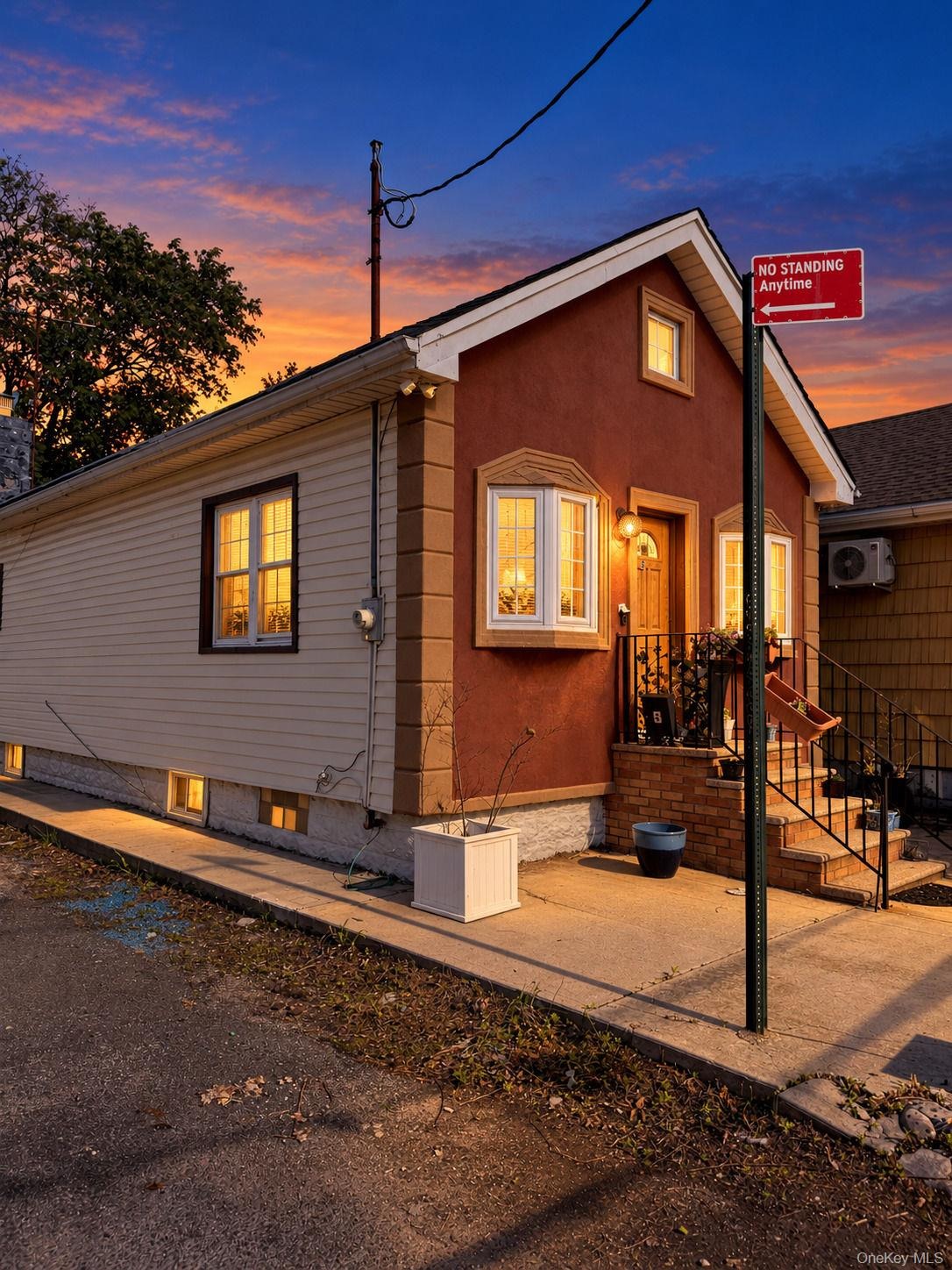 Matthews Pl, Brooklyn, NY 11236
