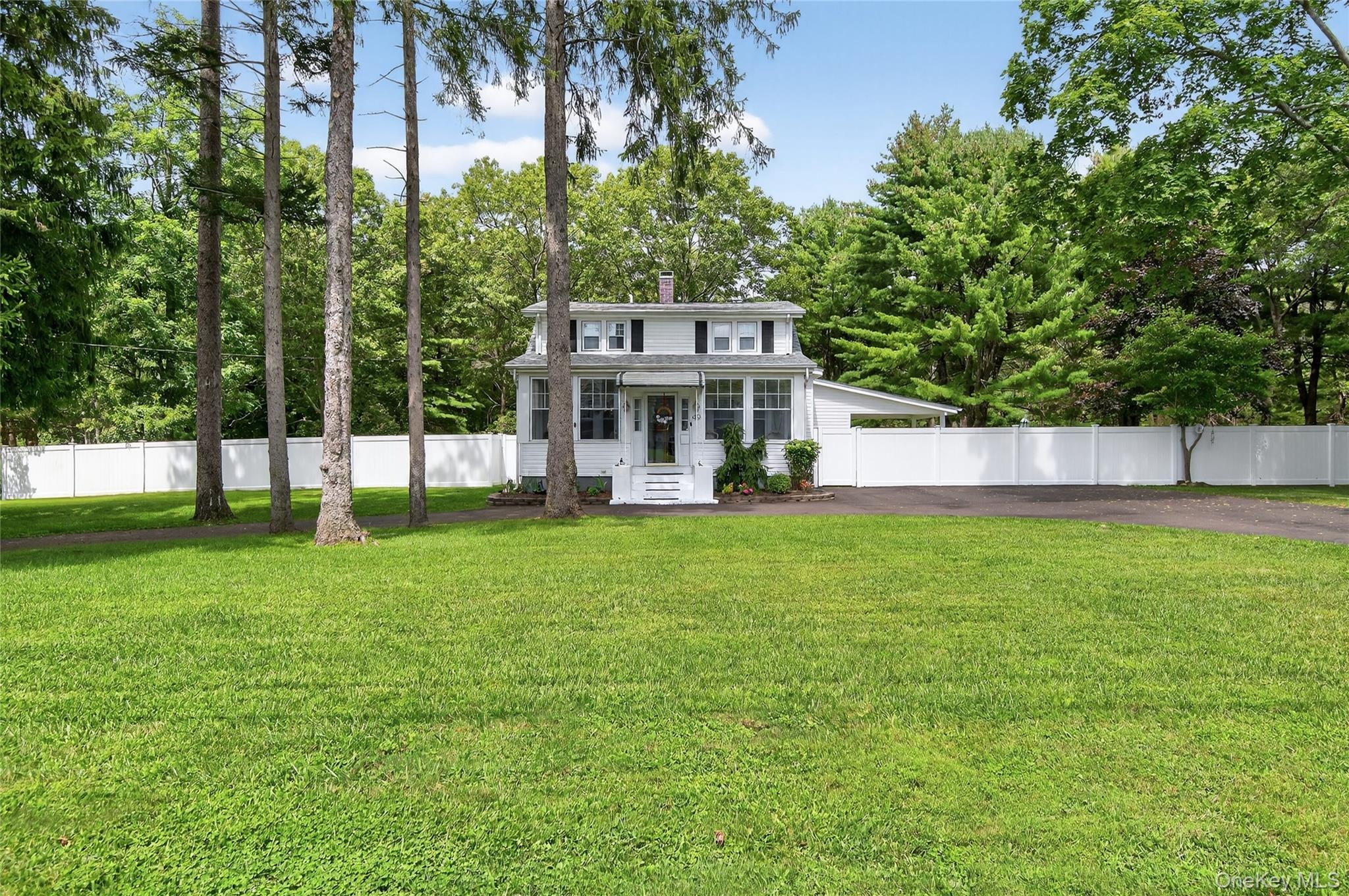 Country Rd, Medford, NY 11763