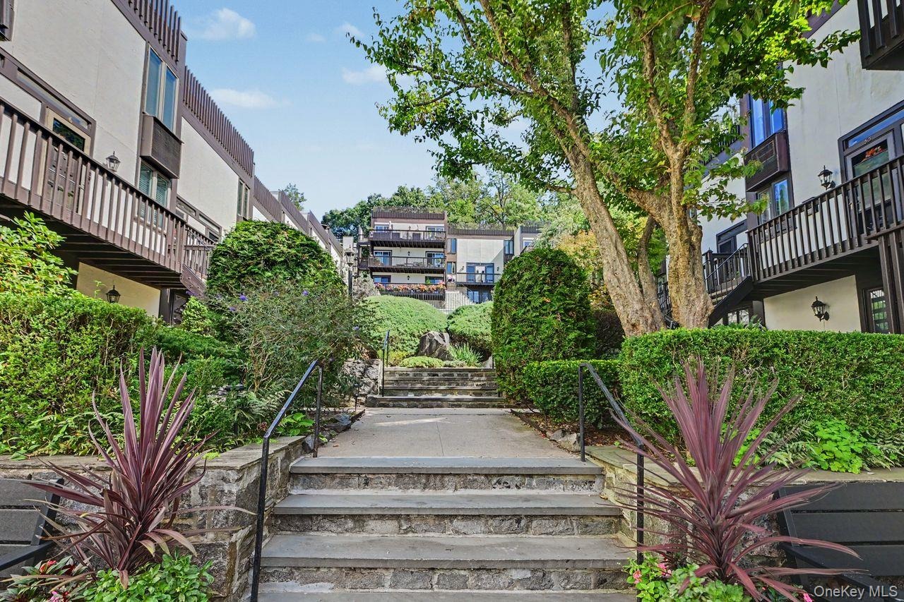 Warburton Ave, Yonkers, NY 10701 #1