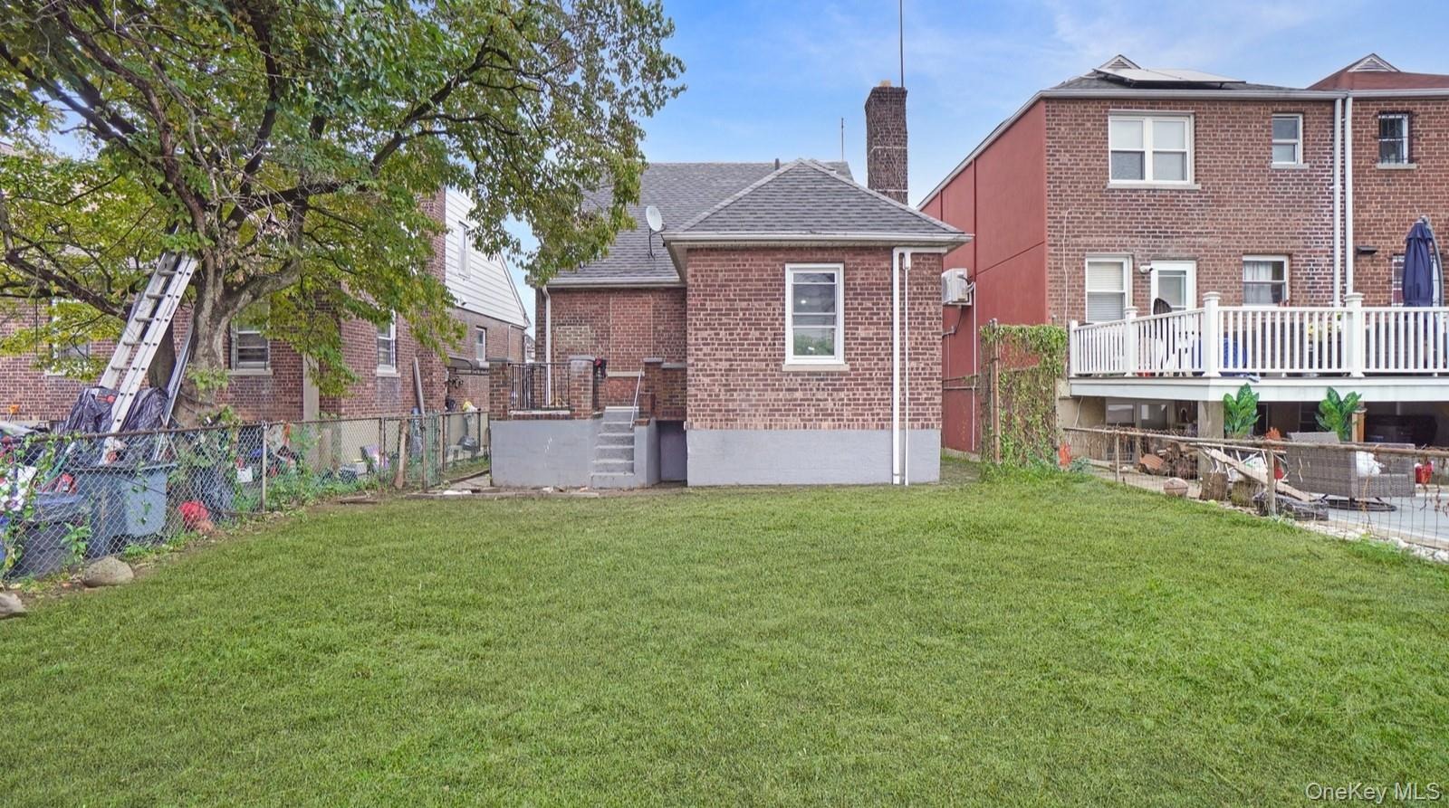 Paulding Ave, Bronx, NY 10469