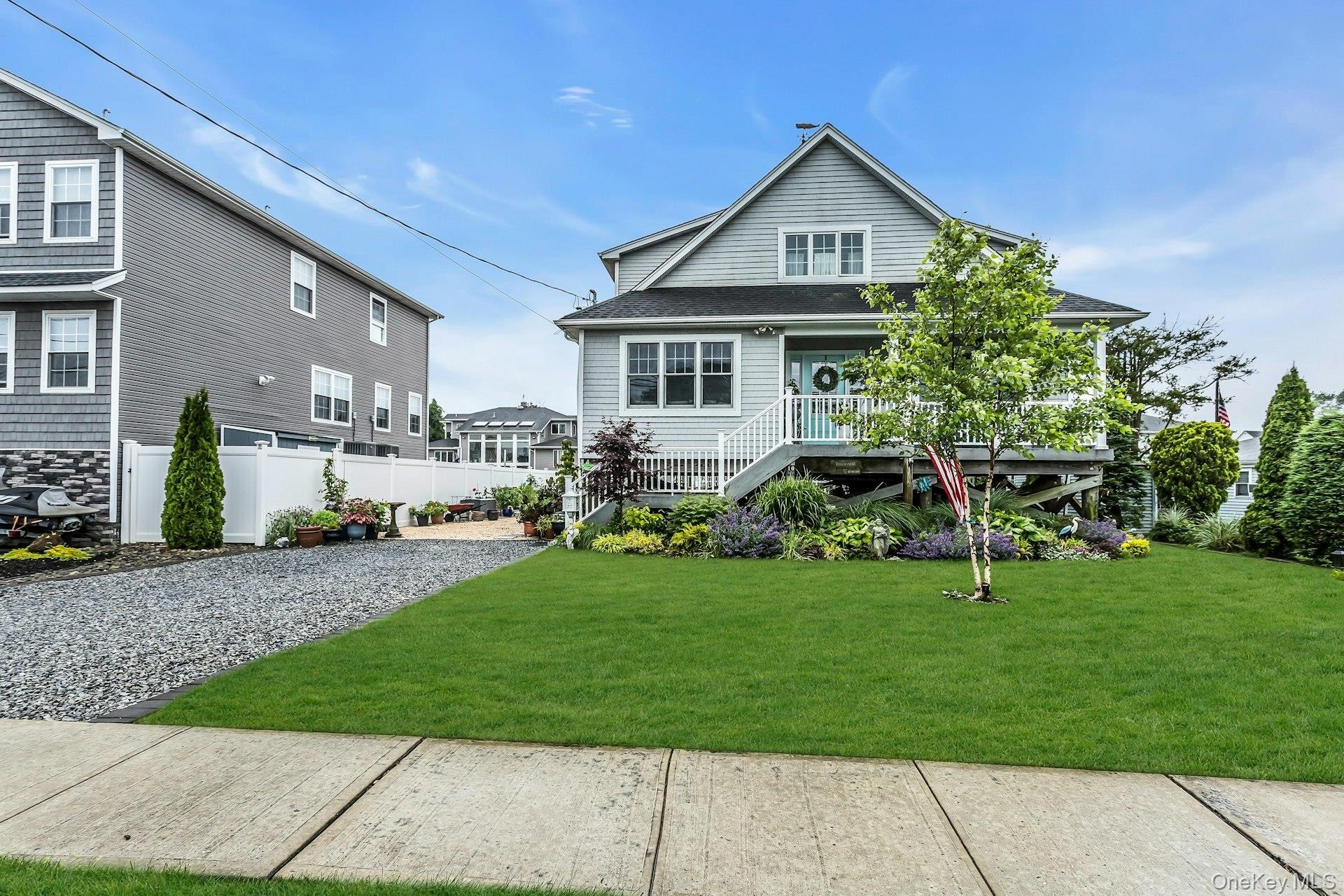 Garfield Pl, Massapequa, NY 11758