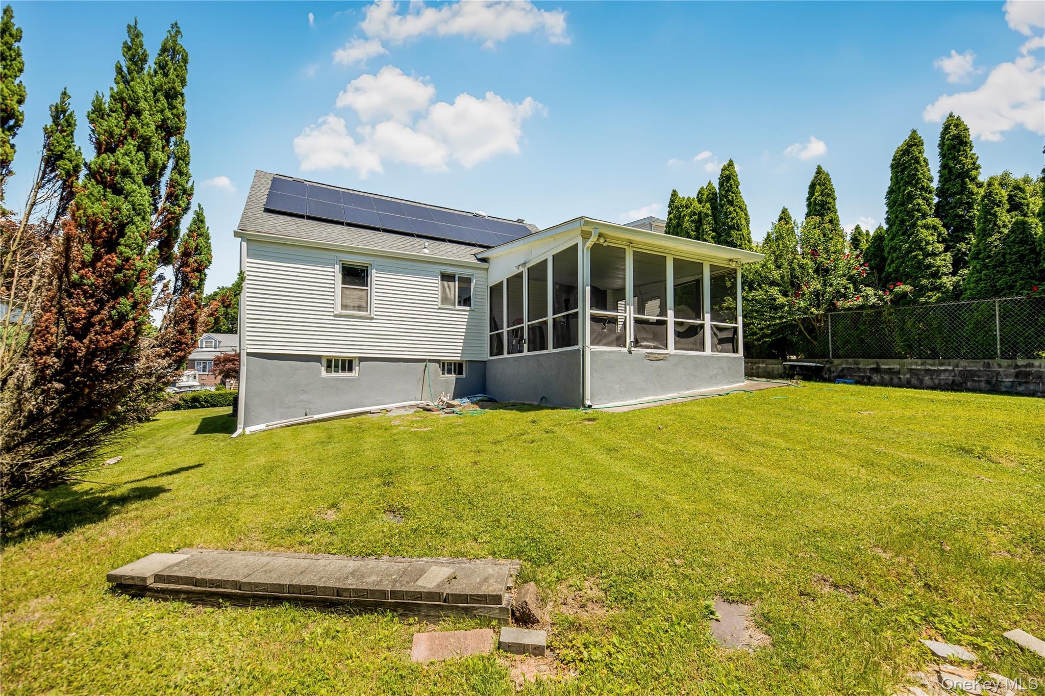 Hayward St, Yonkers, NY 10704