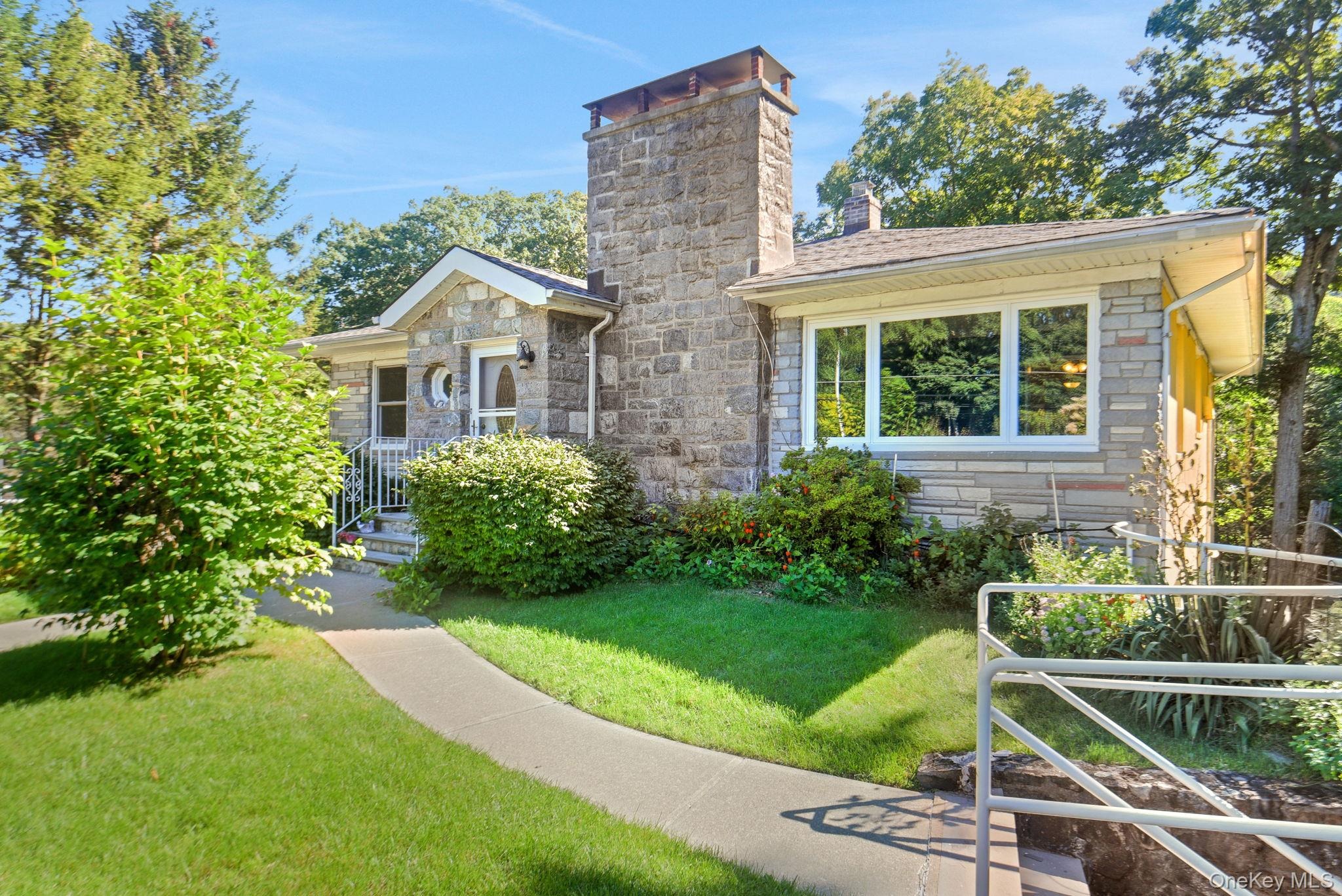 Arbutus St, Putnam Valley, NY 10579