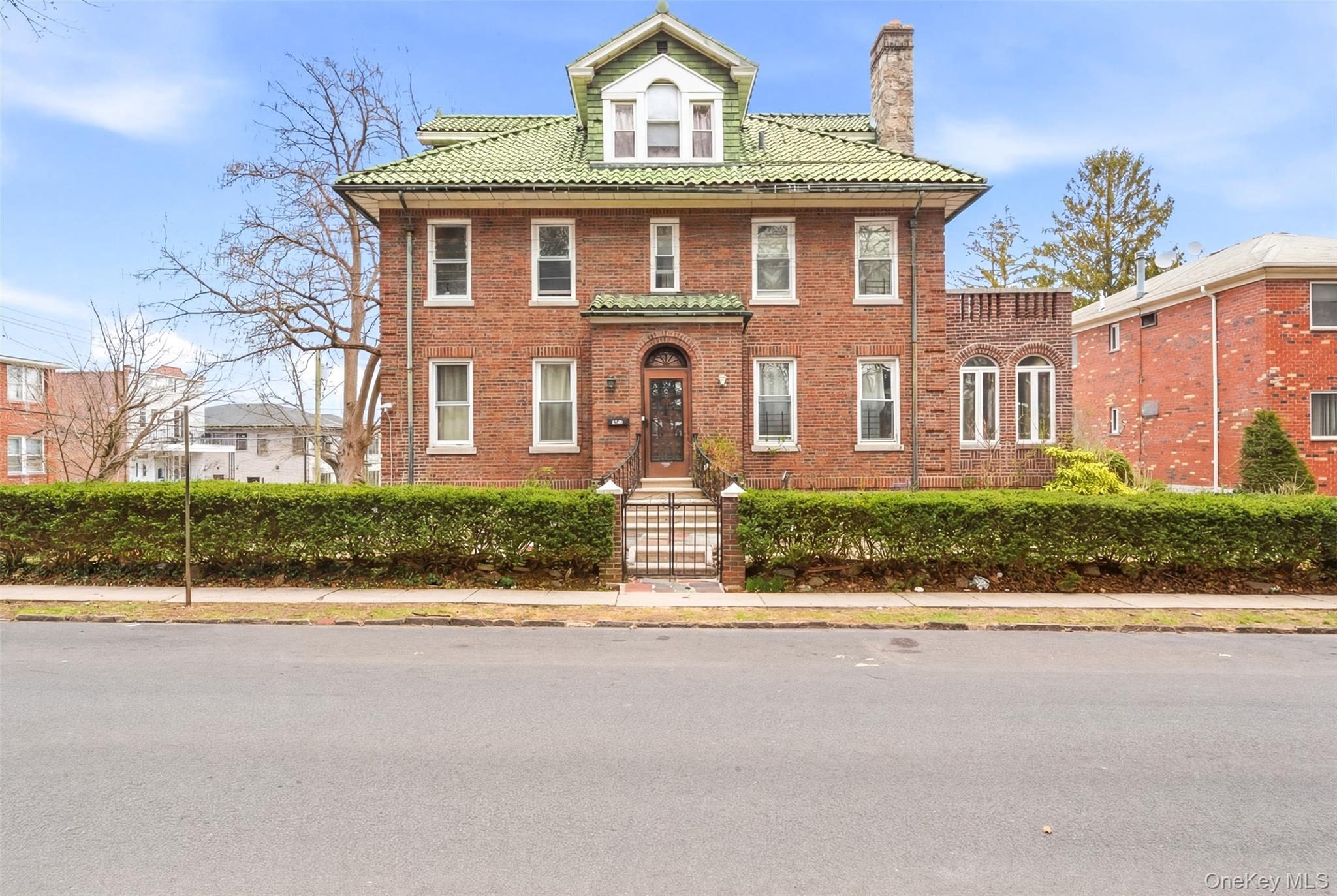Parkway , Yonkers, NY 10704 #1