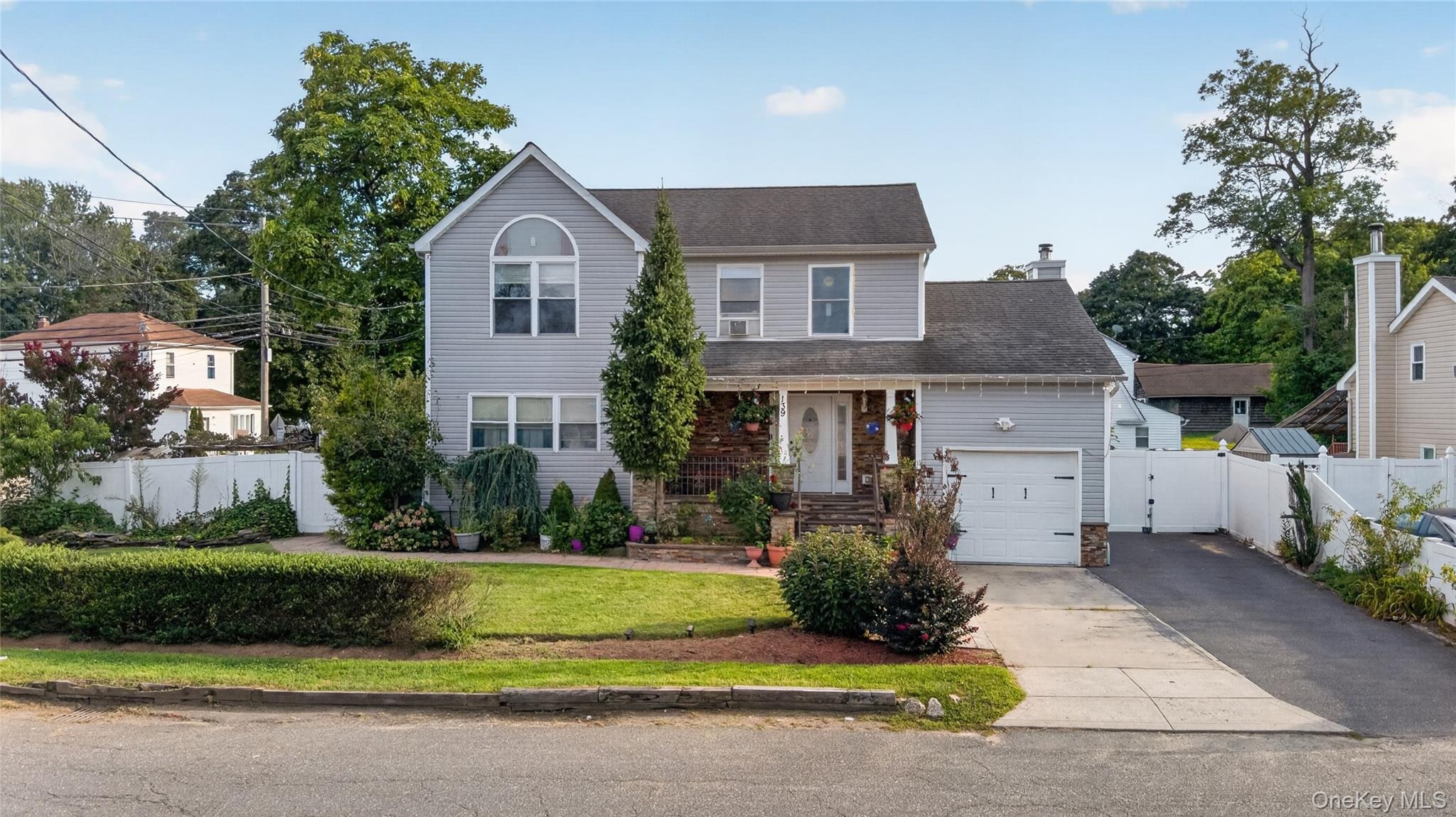 Smith St, Amityville, NY 11701