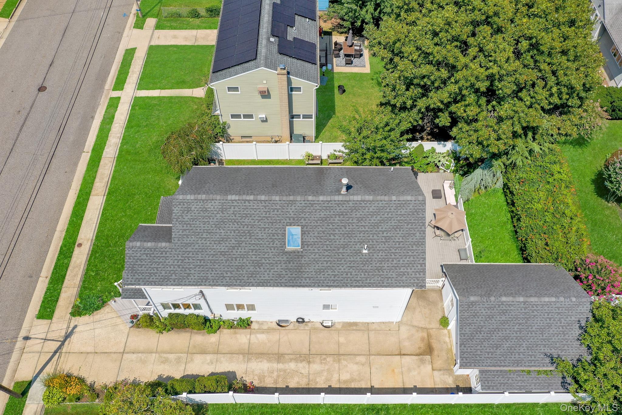 Charles Ave, Massapequa Park, NY 11762