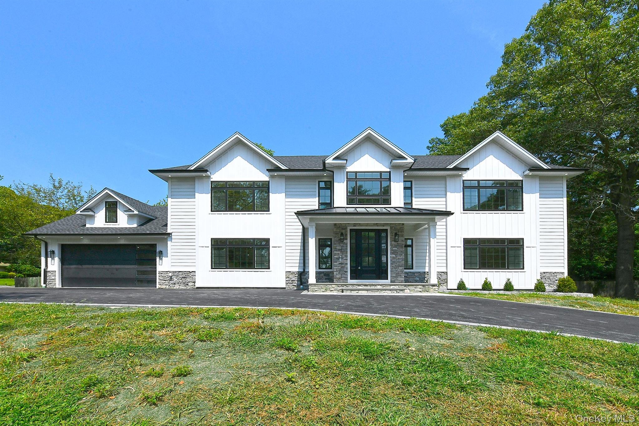 Edcris Ln, Huntington, NY 11743