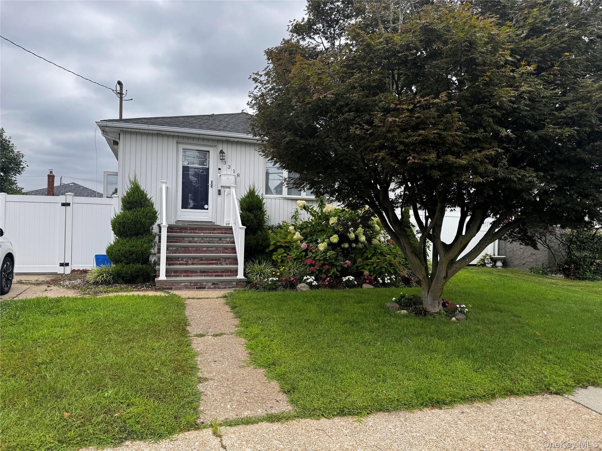 Murdock Ave, Oceanside, NY 11572