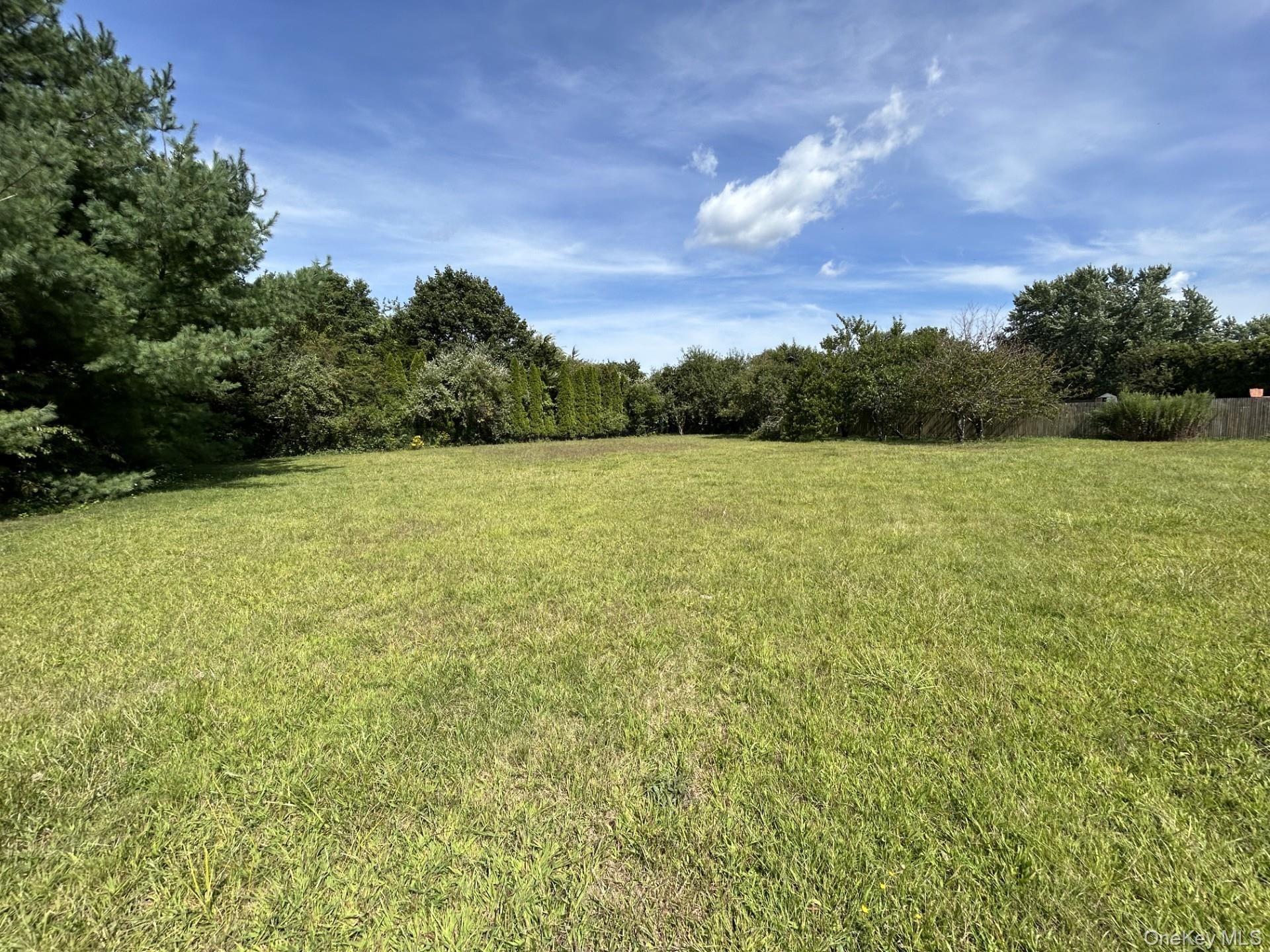 Kimberly Ct, Calverton, NY 11933