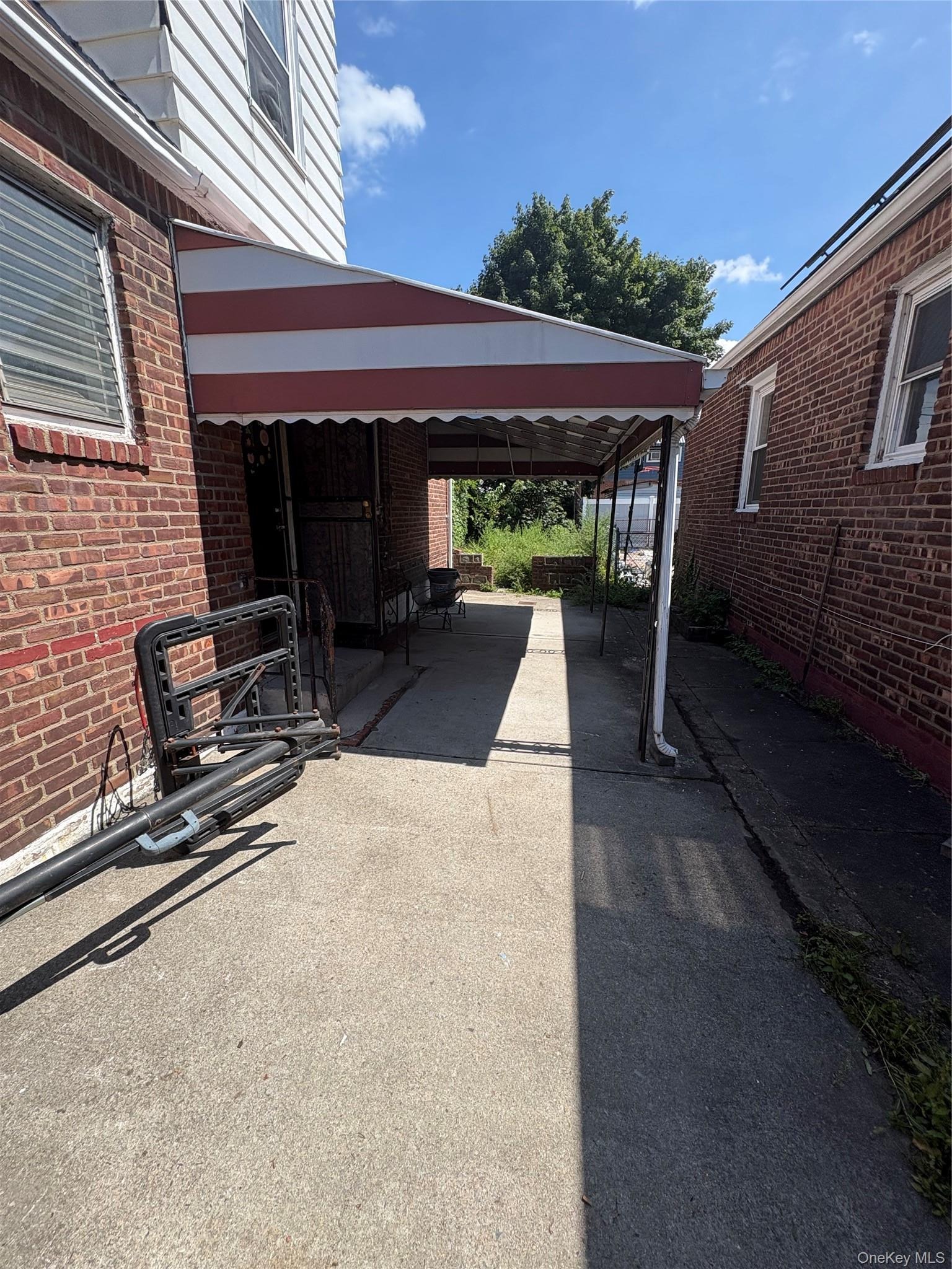 223rd St, Cambria Heights, NY 11411
