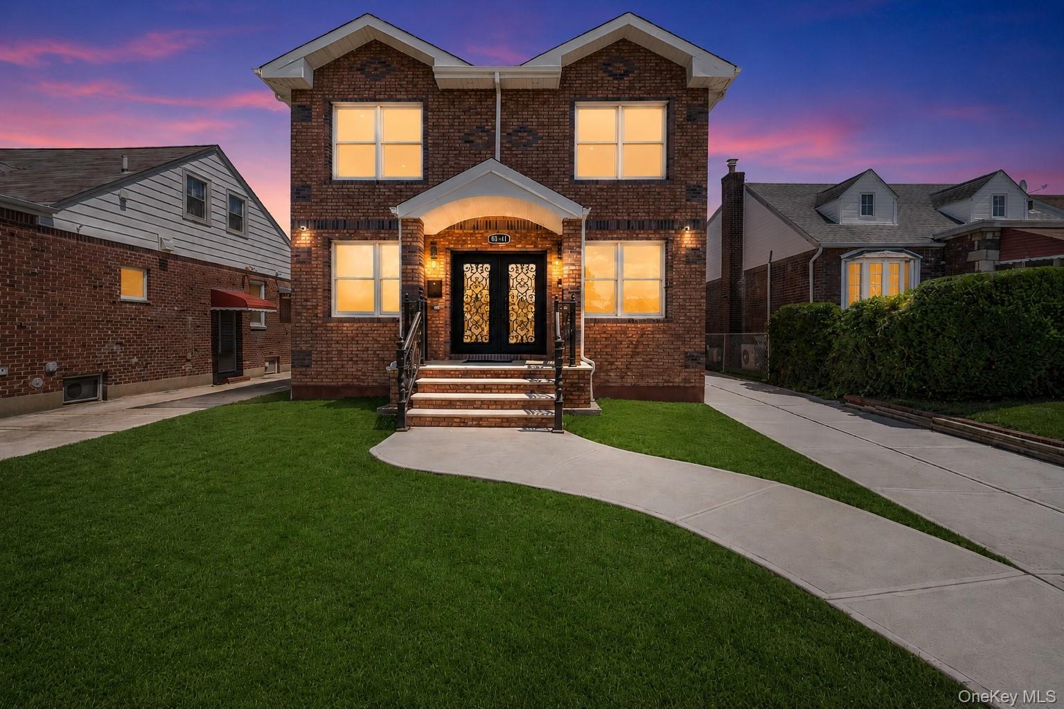 Little Neck Pkwy, Glen Oaks, NY 11004