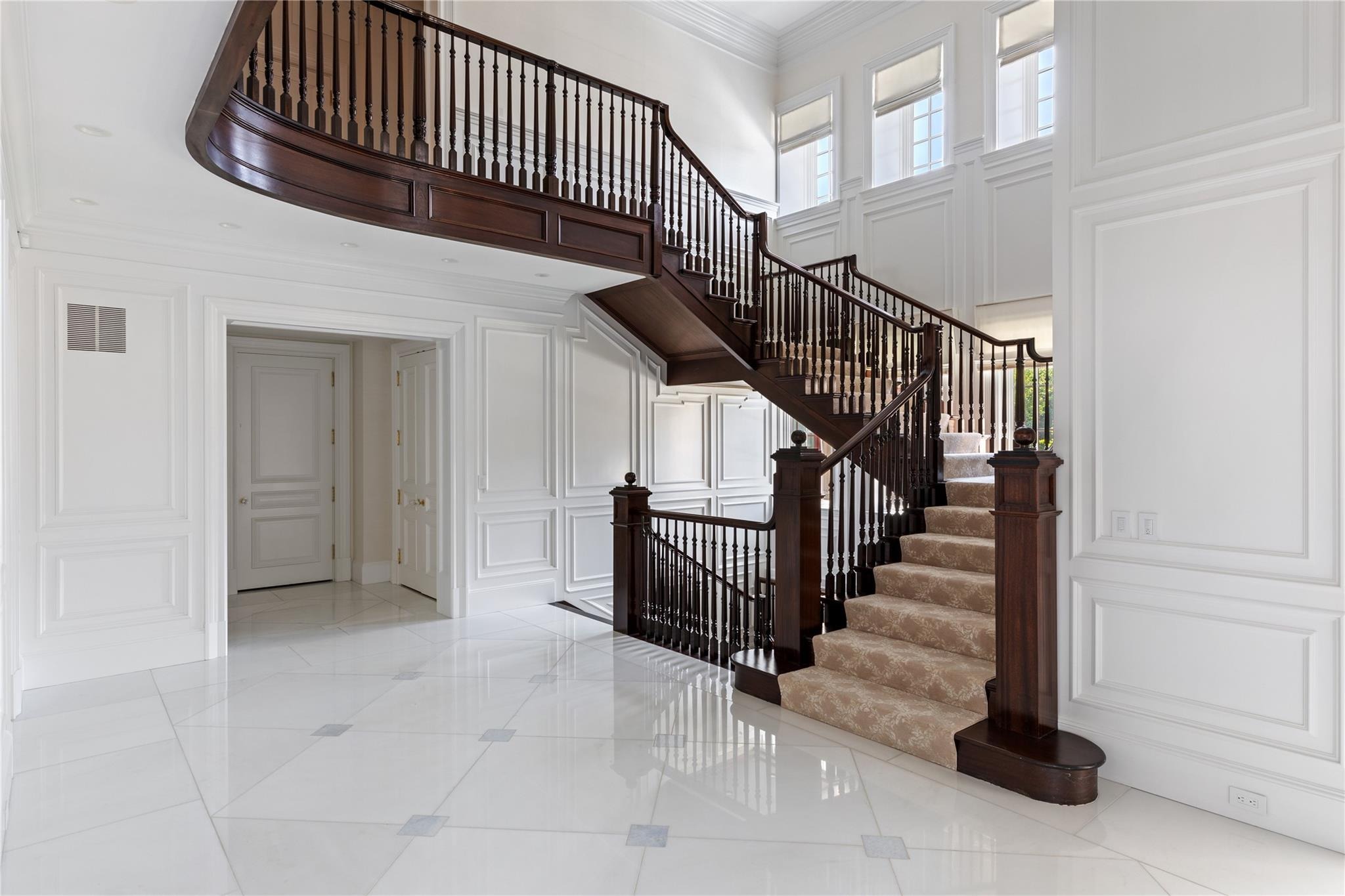 Hicks Ln, Port Washington, NY 11050