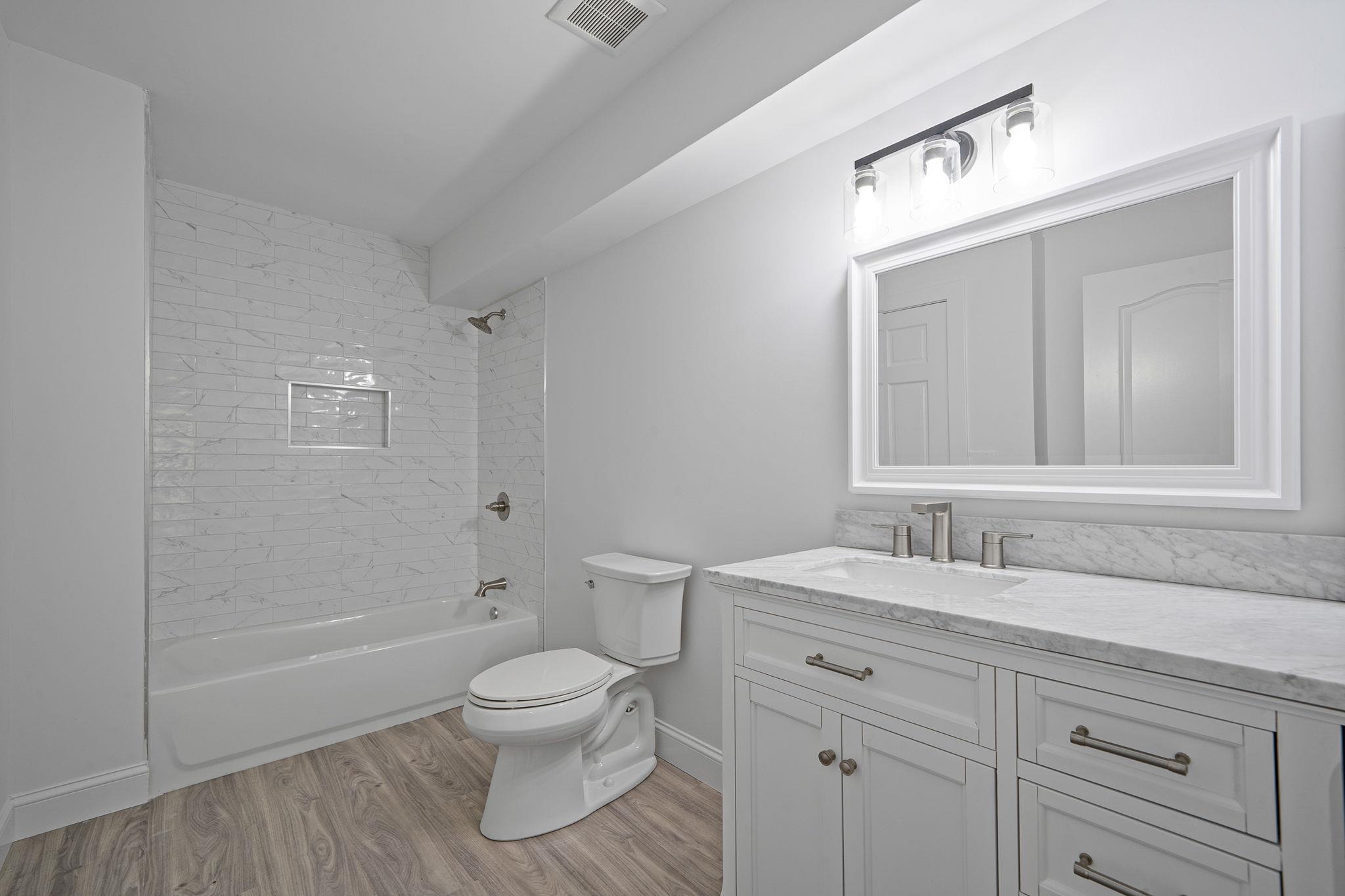 Red Creek Cir, Hampton Bays, NY 11946