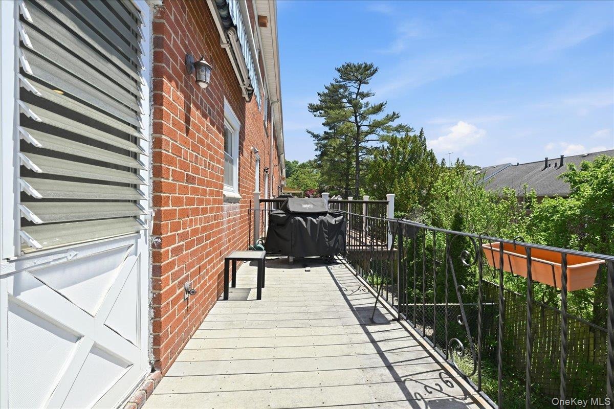 Douglaston Pkwy, Little Neck, NY 11362 #1