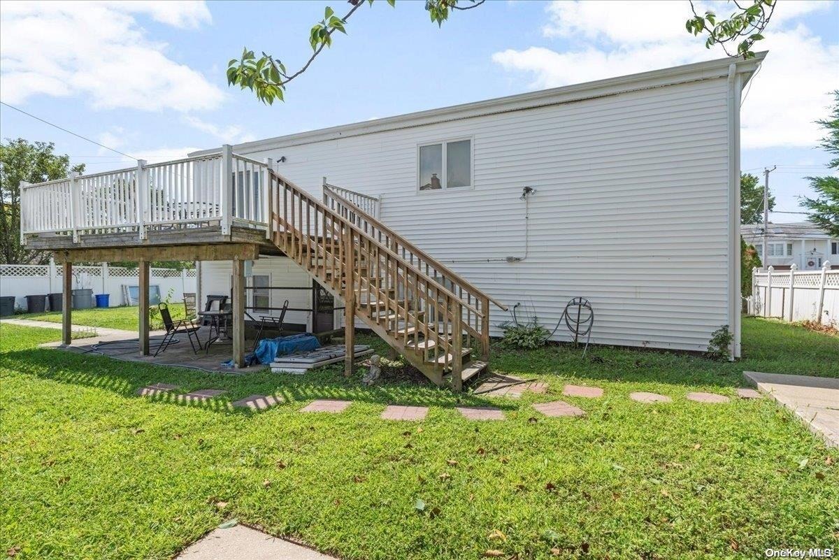 Granada Pkwy, Lindenhurst, NY 11757 #1
