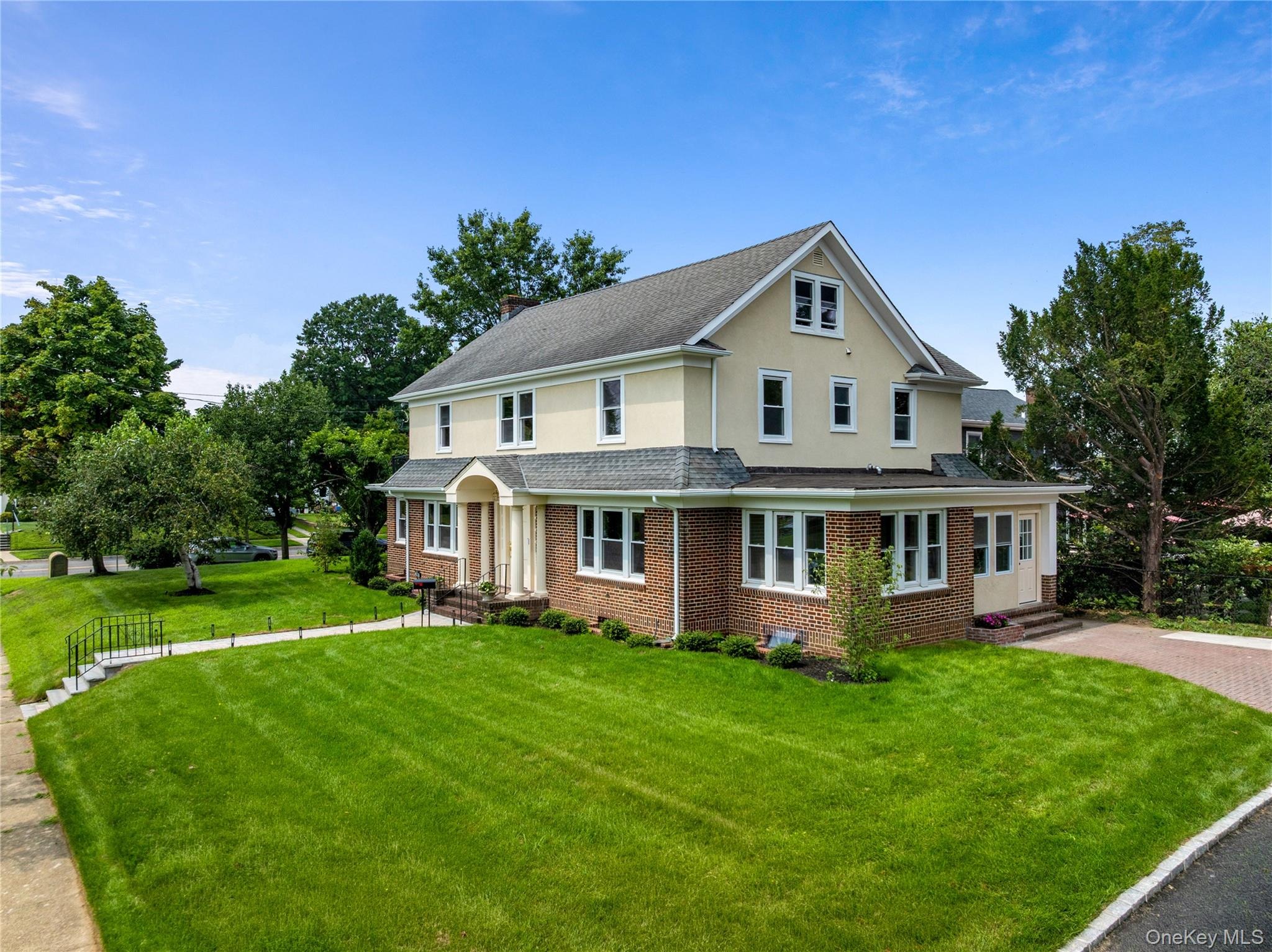 Pomander Rd, Mineola, NY 11501 #1