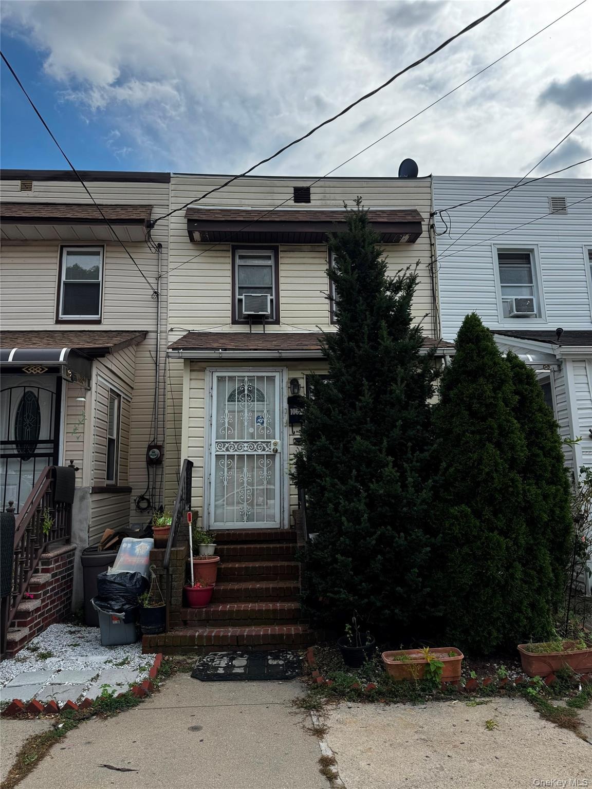 109th Ave, Ozone Park, NY 11417