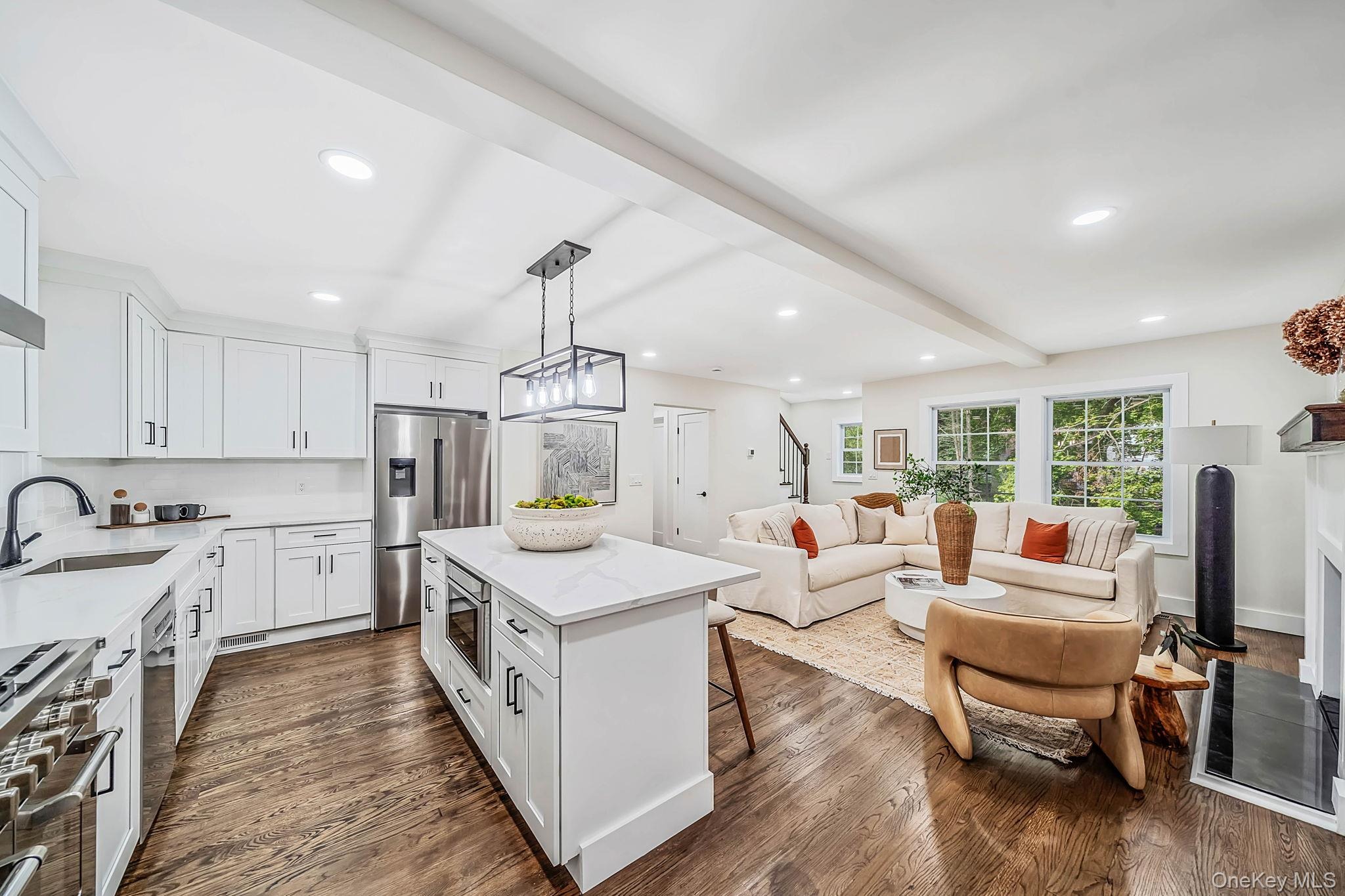 Crooked Hill Rd, Huntington, NY 11743