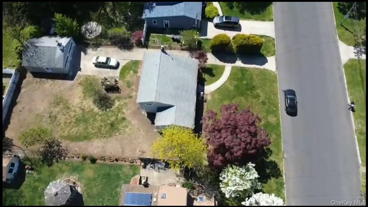 Peters Blvd, Bay Shore, NY 11706
