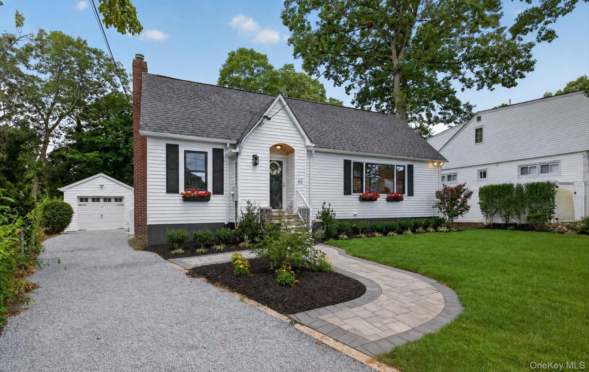 Horton Dr, Huntington Station, NY 11746