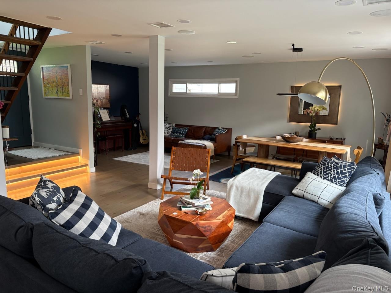 Florida Ave, Commack, NY 11725 #1