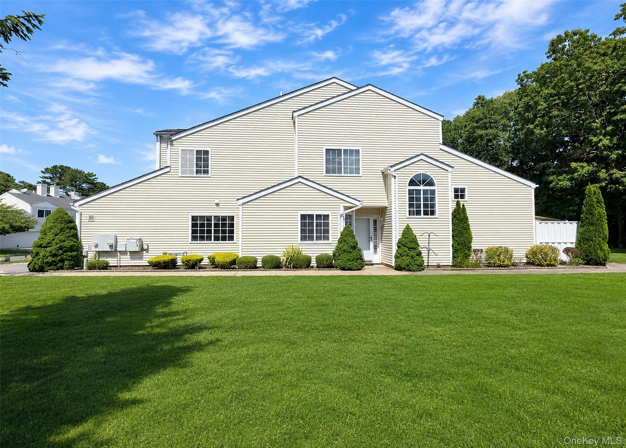 Prairie Ct, Manorville, NY 11949