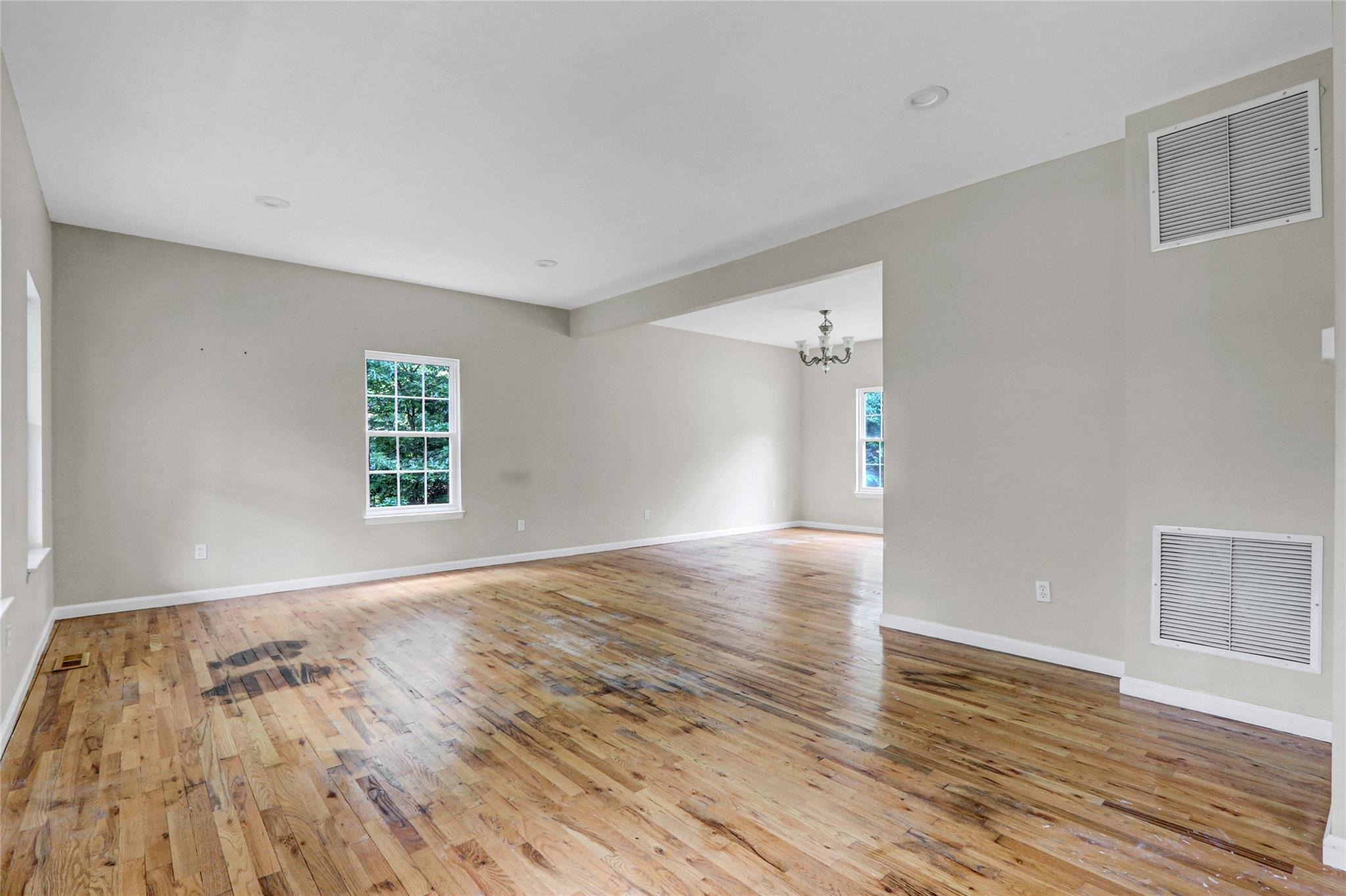 Robinson Ave, Medford, NY 11763