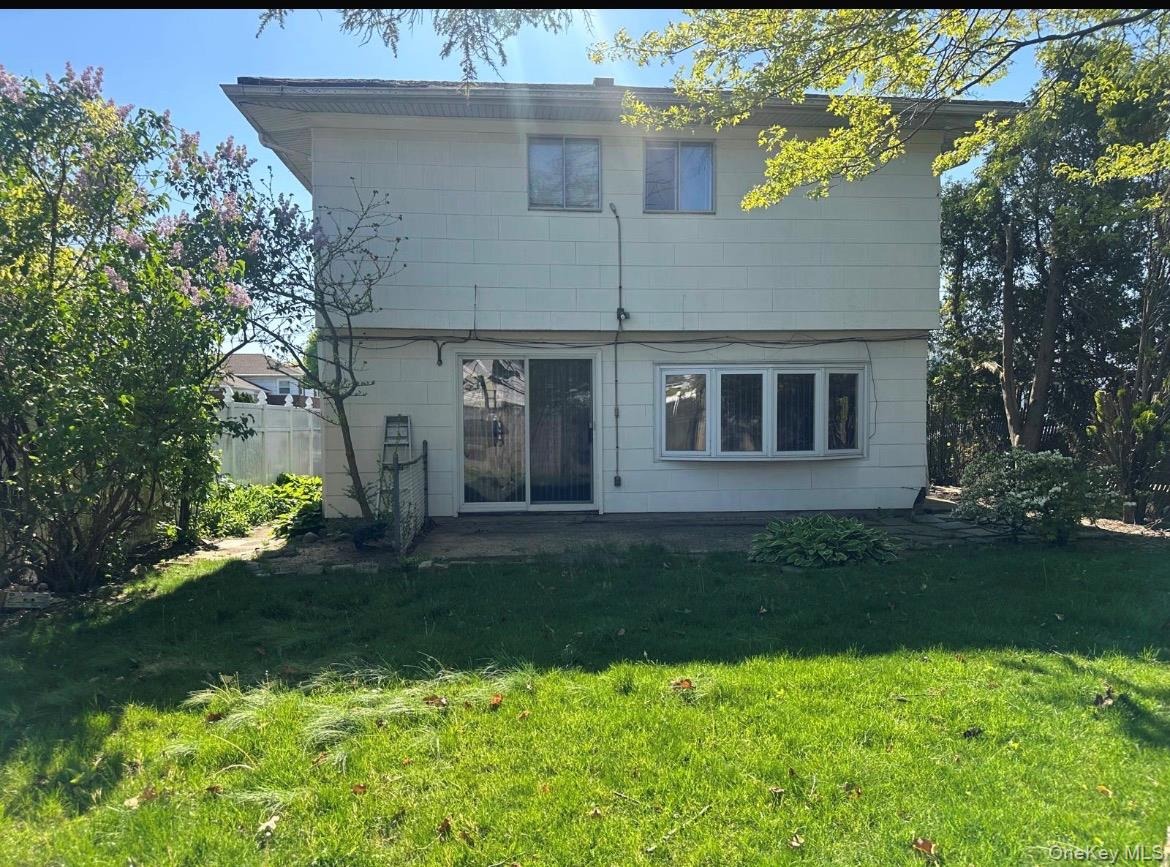 Linden Ave, Westbury, NY 11590 #1