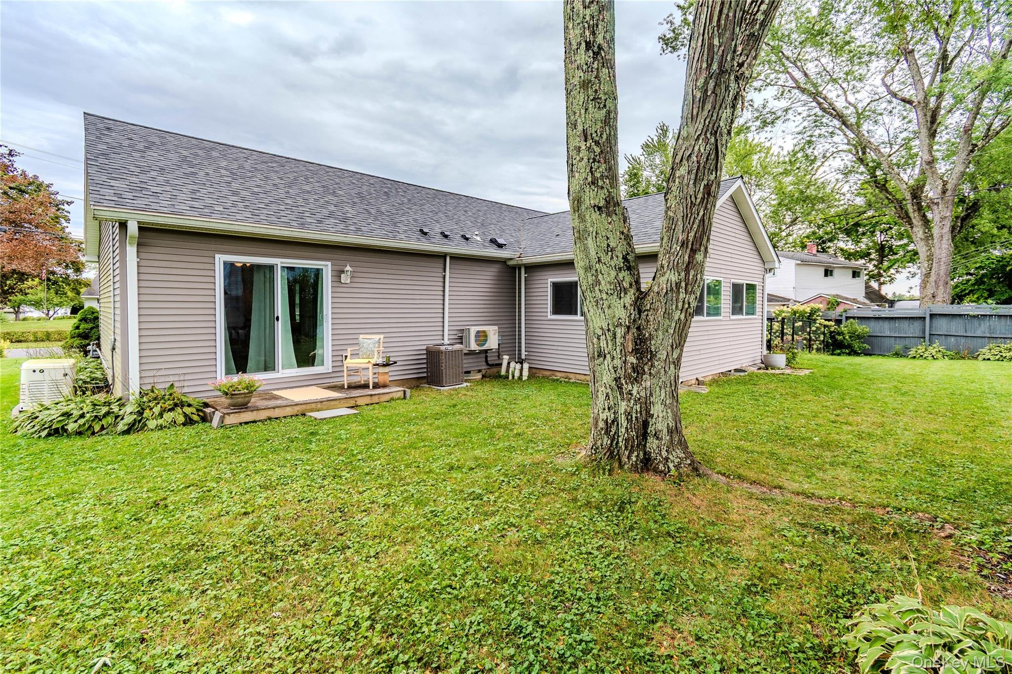 Meadowbrook Dr, Kingston, NY 12401
