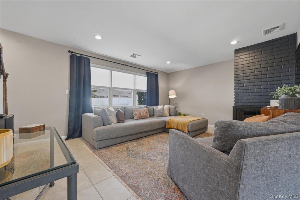 Seaford Ave, Massapequa, NY 11758 #1