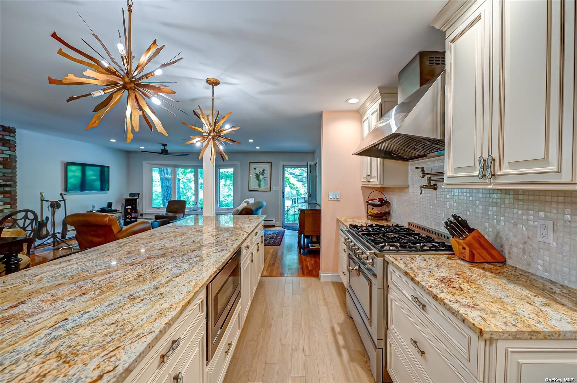 Prospect Ave, Sea Cliff, NY 11579