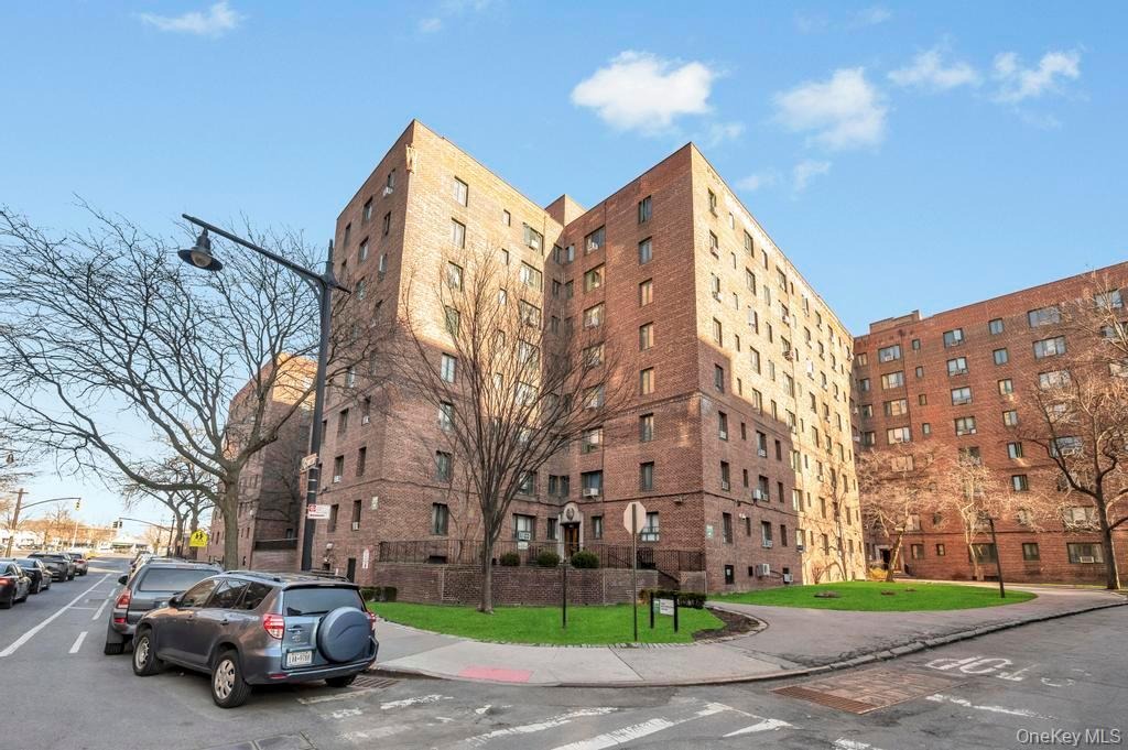 Metropolitan Ave, Bronx, NY 10462