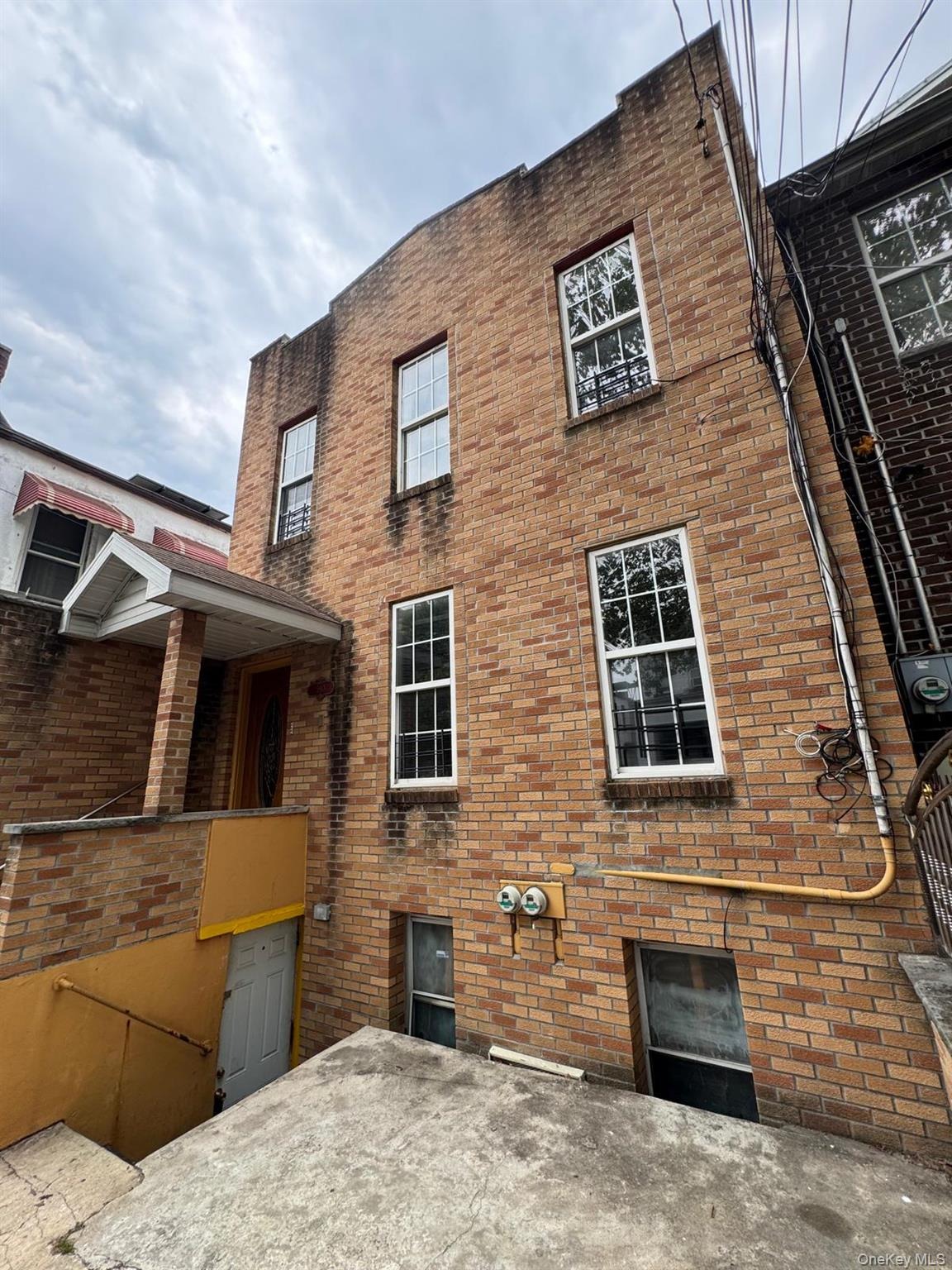 Elton St, Brooklyn, NY 11208